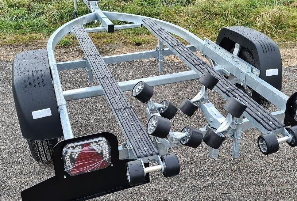 Kit Patin Easy-Gliss pour remorque Bateau Jet-Ski, Glissières téflon Patins coulissants Ultra Glissant, Plaques de Glissement. Made in France