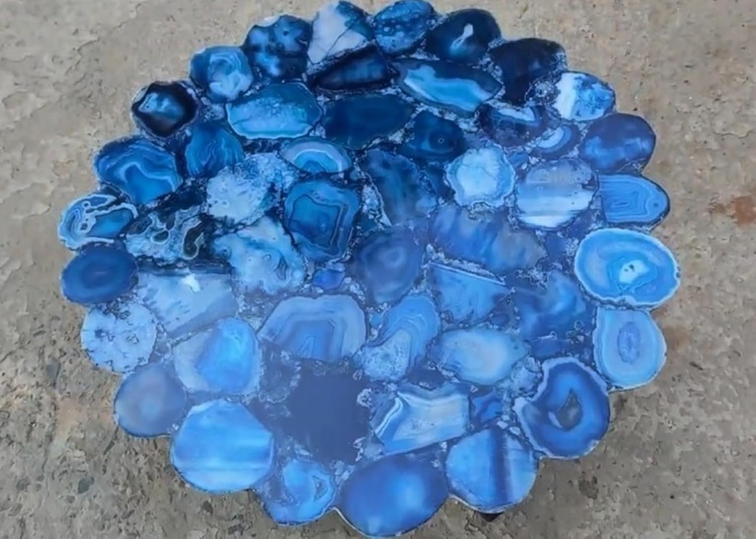48 x 48 Inches Round Shape Blue Agate Patio Sofa Table Epoxy Dining Table Top for Rooftop Restaurant Decor