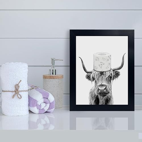 Vista 80 de YongArt Decoración de baño enmarcada en negro, divertido arte de pared de vaca de las tierras altas en bañera, 8 x 10 pulgadas Arte de pared de vaca