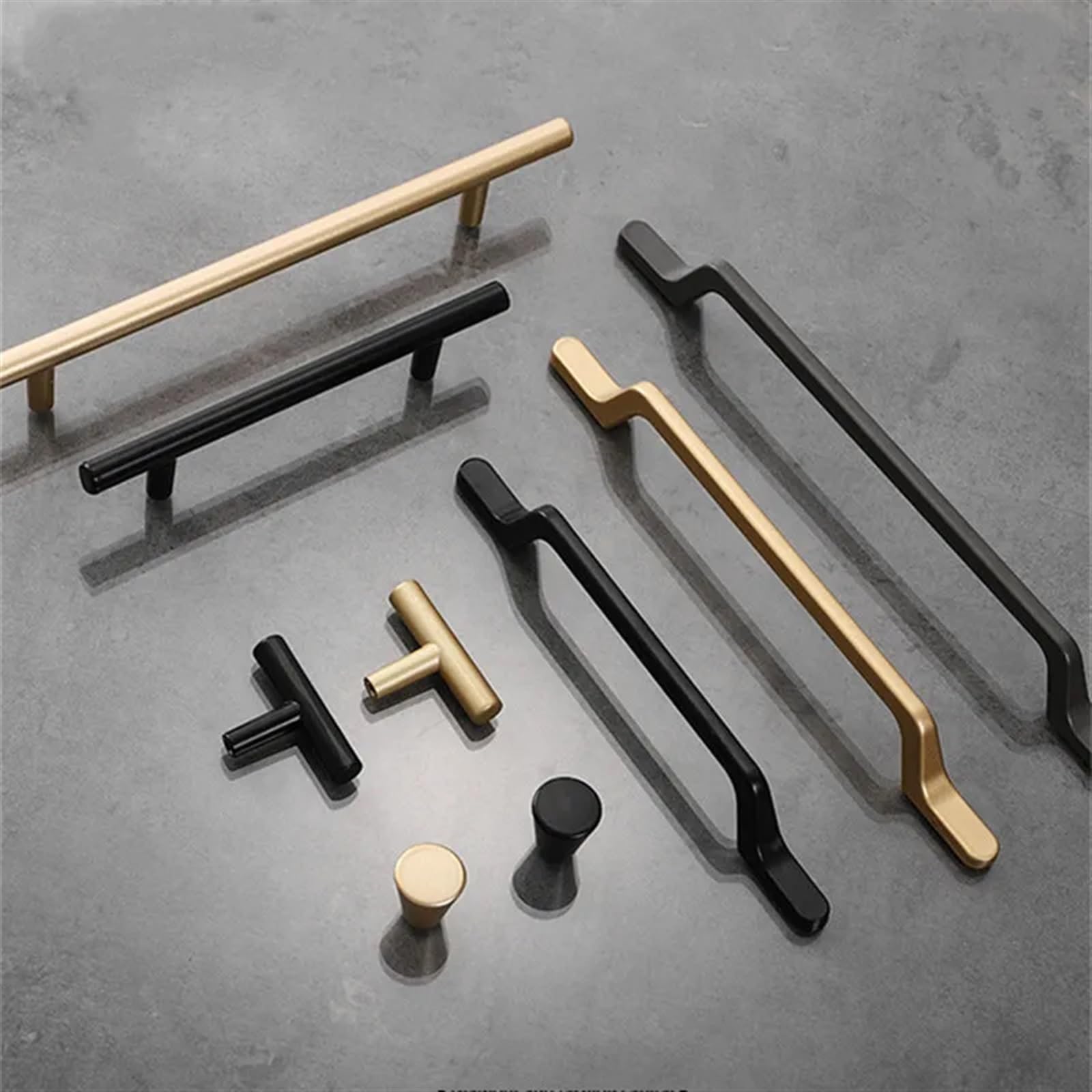 Poignées de porte de cuisine or mat pour sublimer vos meubles et tiroirs