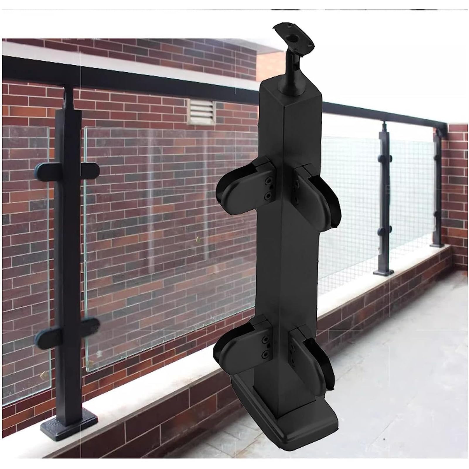 Poteau de garde-corps en verre anti-corrosion pour sécuriser un balcon sans occulter la vue