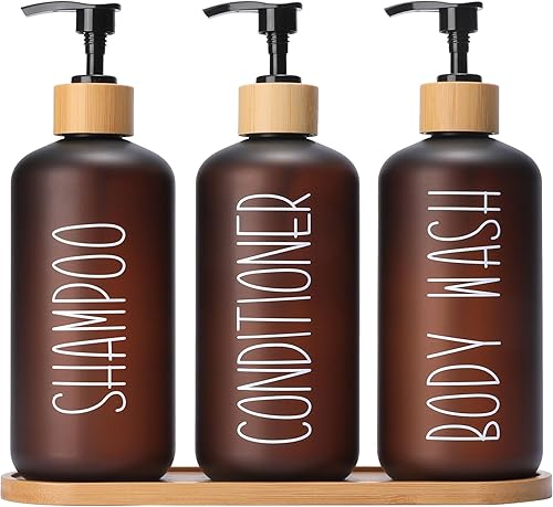 MOMEEMO Juego de dispensador de ducha ámbar, contiene 3 botellas de plástico PET extra gruesas con bombas de bambú, dispensador de champú y