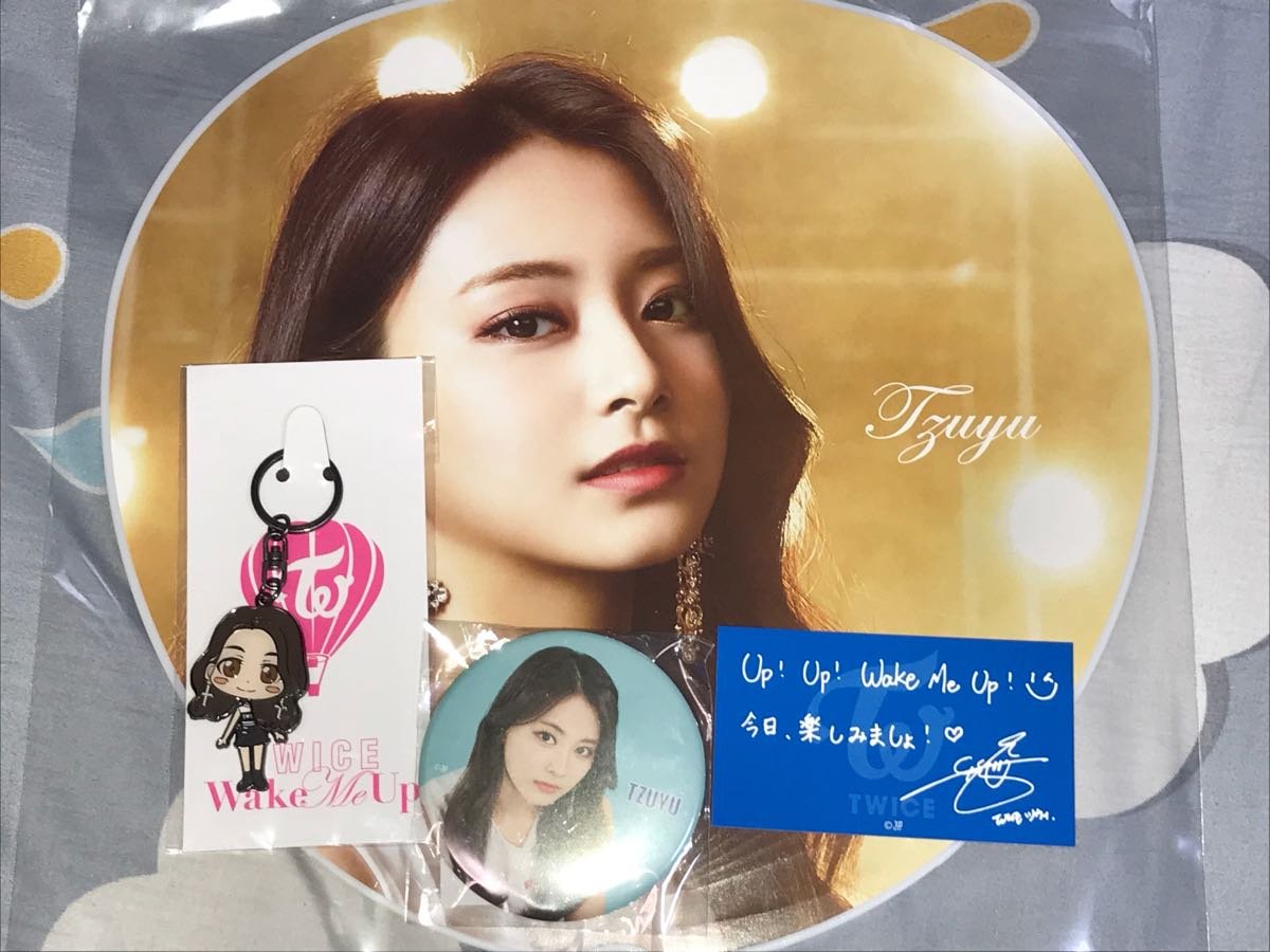 TWICE ツウィ 4点セット TWICE ツウィ 4点セット M109610092オンライン アウトレット