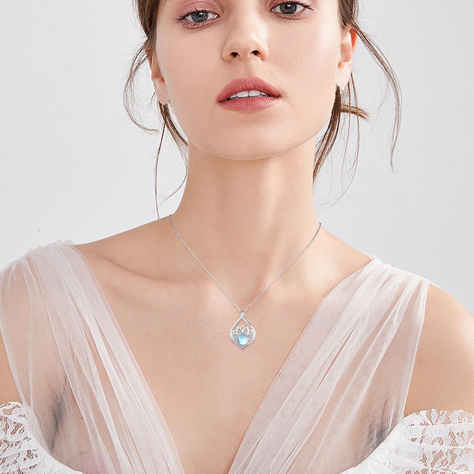 OHAYOO Collar con colgante de piedra lunar de loto, plata de ley 925, colgante de flor de loto, joyería de cumpleaños, día de la madre, regalo para mujeres, amantes del yoga, Plata esterlina, Piedra