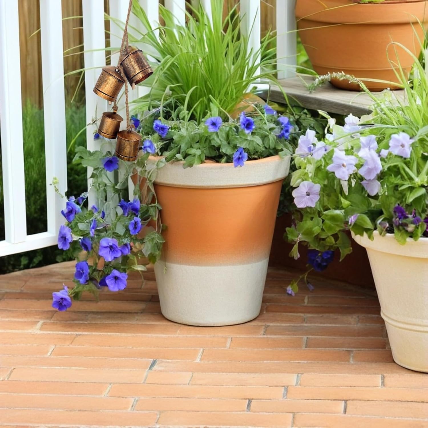 Toyvian Vintage Rustic Iron Cow Bell Ornaments 2pcs Metal Hanging Bells for Garden Porch Farmhouse Outdoor Decorative Accents