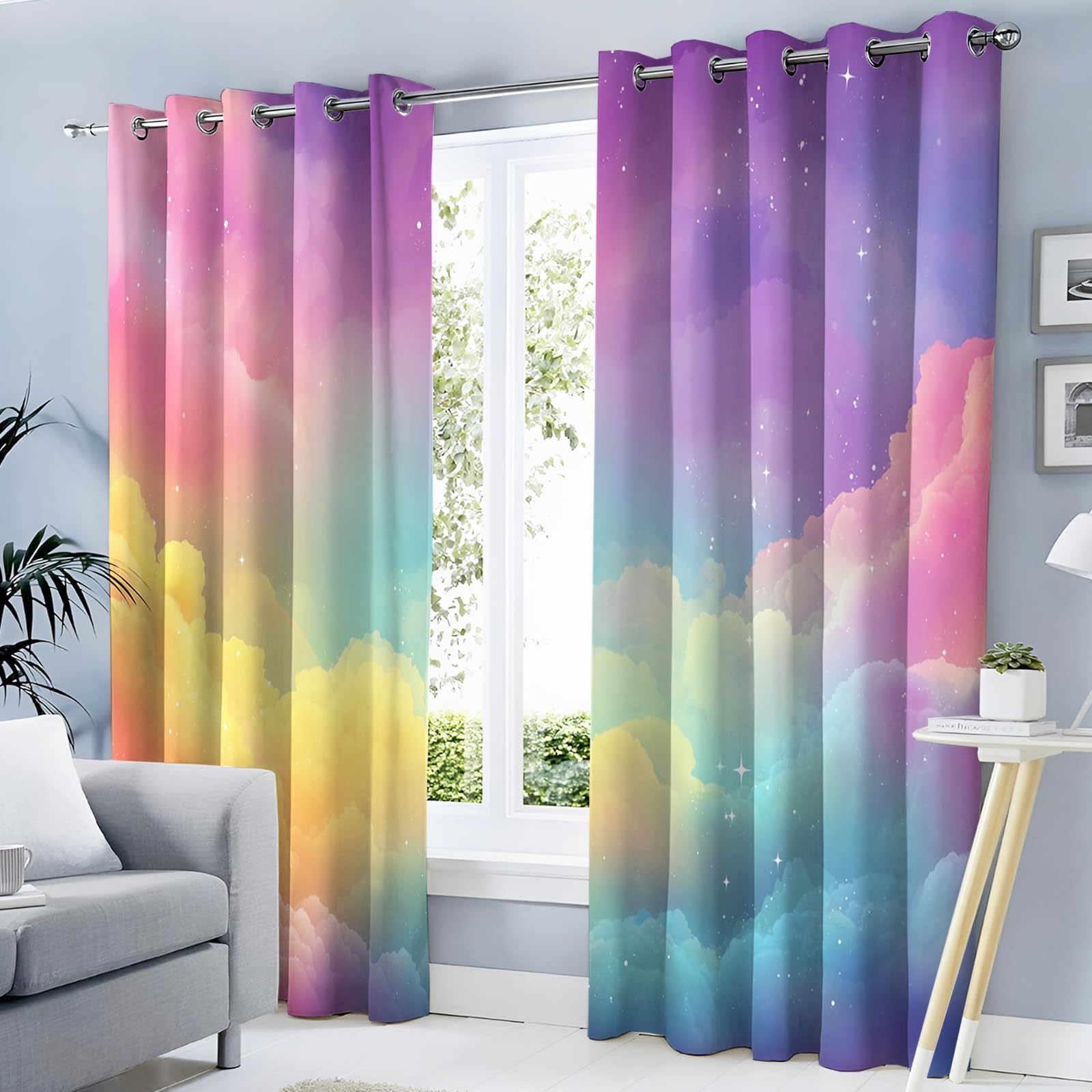 Rideau occultant violet motif nuage pour une chambre d'enfant féerique et isolée du froid