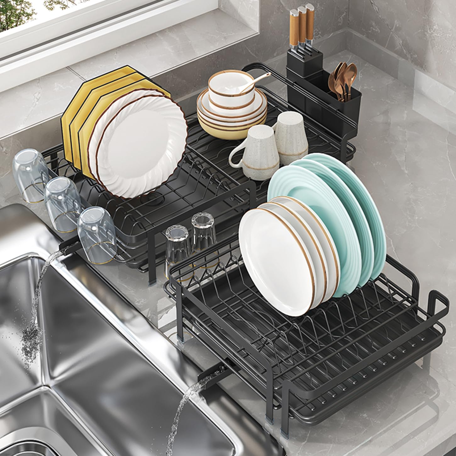 Escurreplatos de vajilla – Escurreplatos ajustable con canalón giratorio 360° y bandeja de goteo extraíble – Organización de cocina para espacios pequeños (negro)