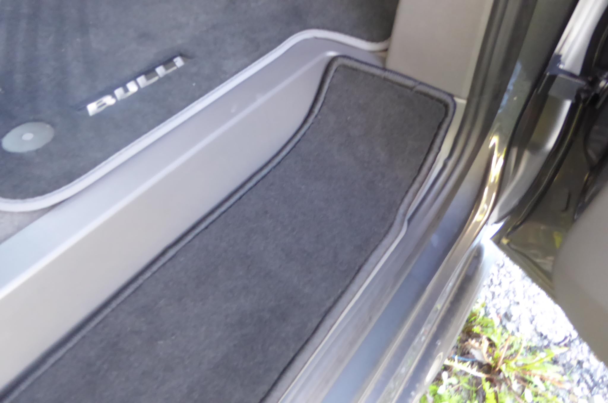 Teppiche für Einstieg Trittstufen Einstiegsmatten Trittstufenmatten passend für VW T7 California Coast Ocean 4-teilig
