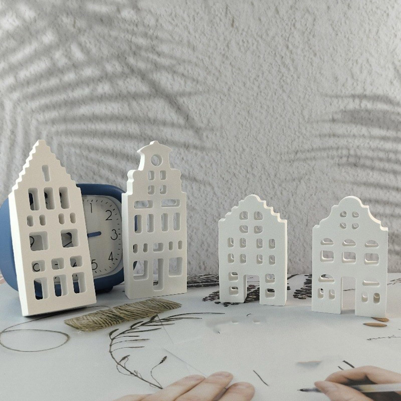 Stampi per ornamenti a forma casa sul canale da 4