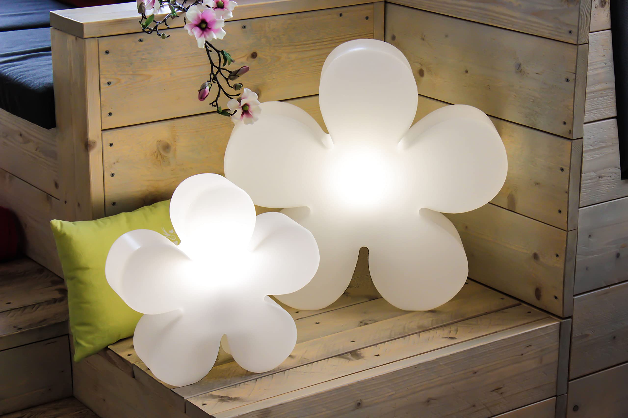 8 seasons design Leuchtblume Shining Flower (E27, Ø 40cm, UV-beständig, für innen & außen, Gartendekoration, Deko Garten, Terrasse, Balkon) weiß