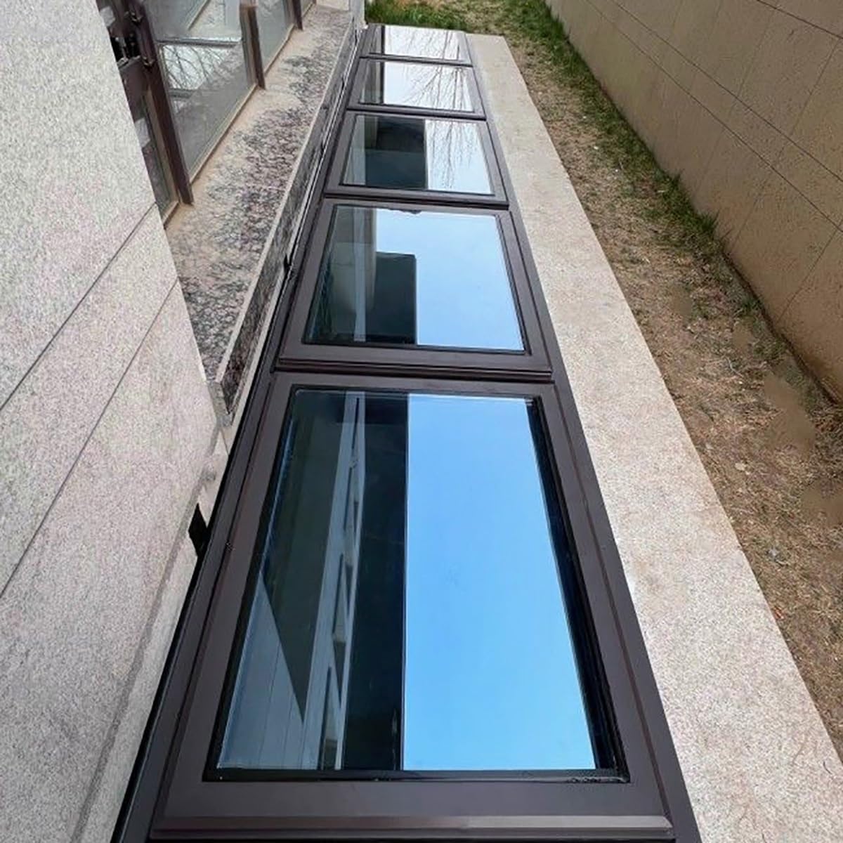 Automatic Remote-Controlled Aluminum Skylight Window with Rain Sensor, Double-Layer Tempered Glass, Attic Ventilation, Custom Size (31.5"x31.5"), Energy Efficient and Durable