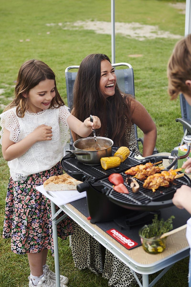 nomadiQ Holiday Cooking Pakket | Tragbarer Gas BBQ Grill | Klein, Mini, Leichtgewicht Tischgrill | Perfekt zum Camping, Kochen im Freien, Wohnmobil, Boote, Reisen