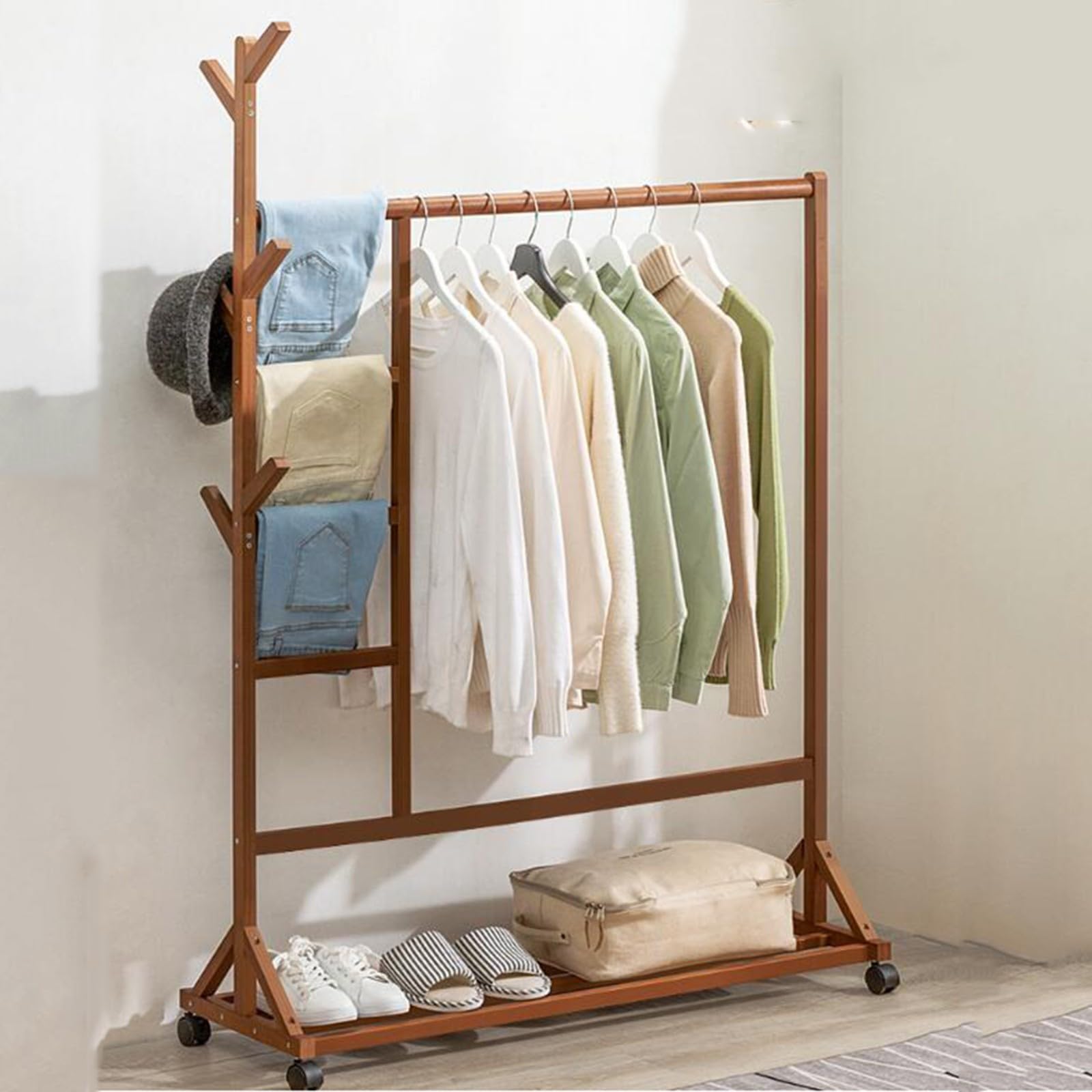 Porte-manteau en bambou durable avec penderie robuste et étagères de rangement
