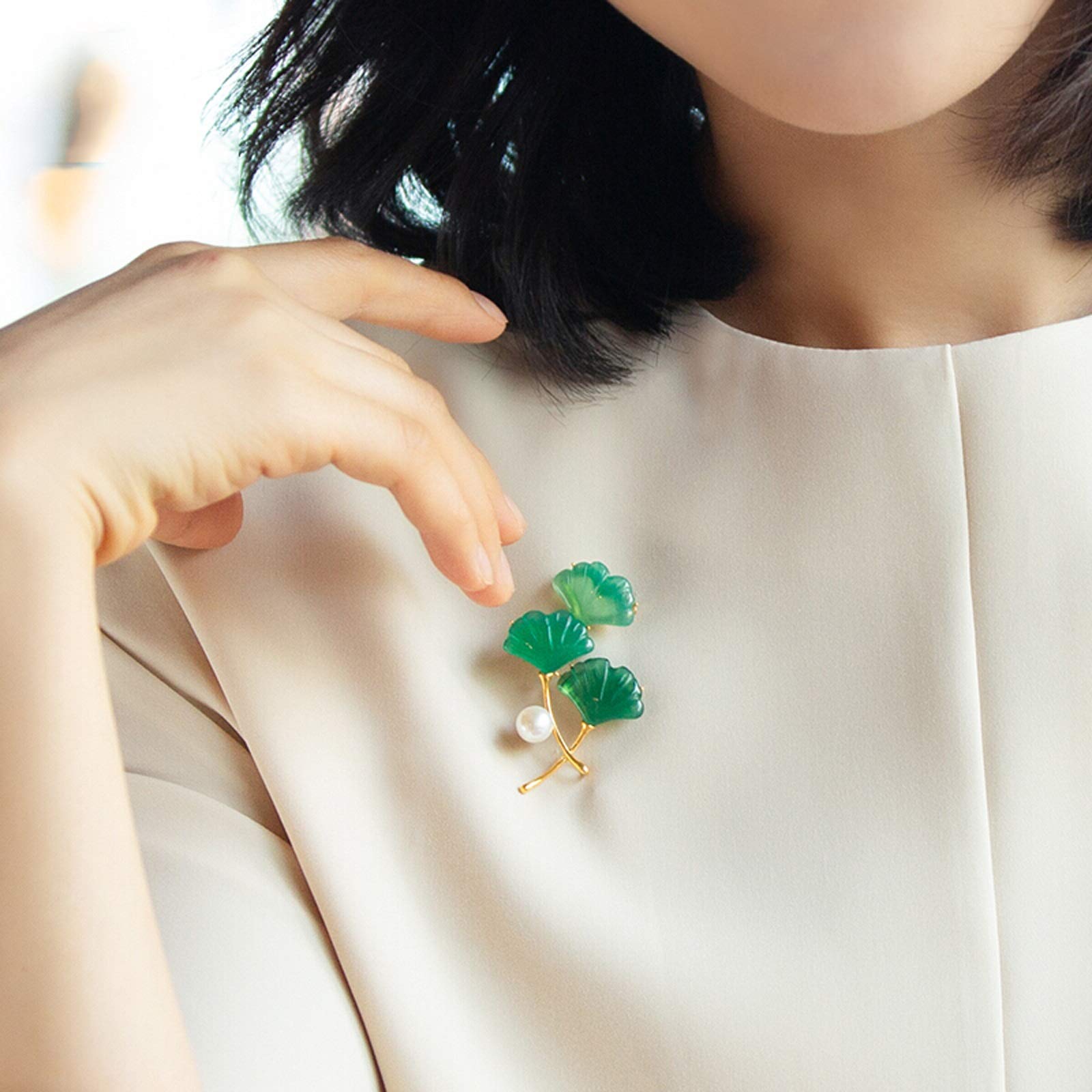 ZHSHYS Broschen für Damen, Ginkgo-Blatt-Brosche, Elegante Perlen-Chalcedon-Brosche, Mantel-Pullover-Brosche, Retro-Temperament-Corsage, Hochzeit, Party, Kleidung, Accessoires, modische Broschen