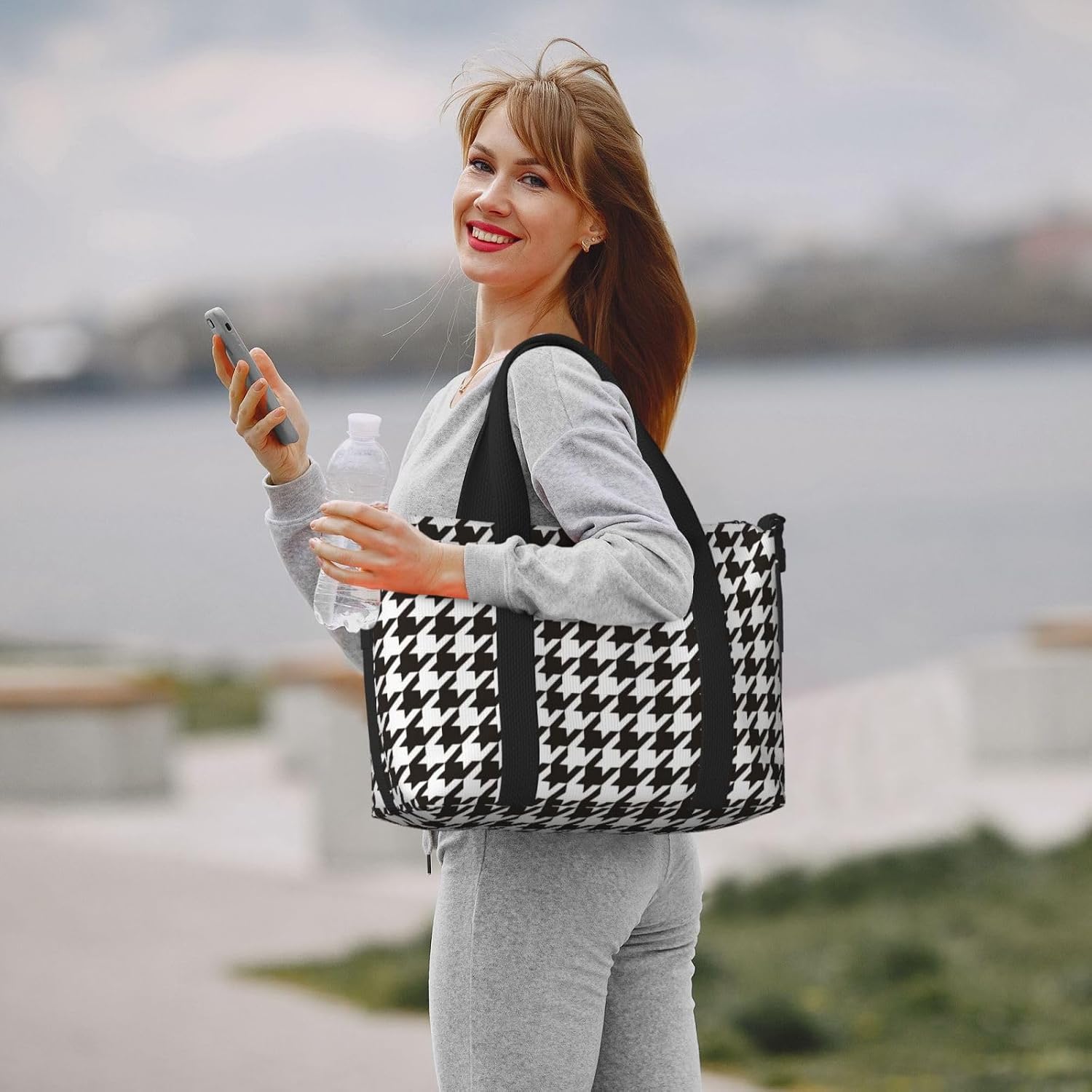 Houndstooth Black And White Travel Bag for Women Men Weekender Bags Carry on Overnight Bag Tote Bag Yoga Gym Bag for Gym, Work, Weekend, Travel, Personal Items