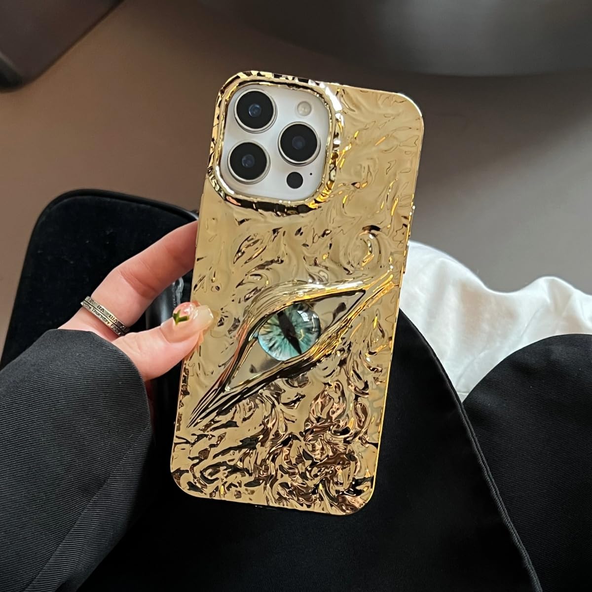 Coque iPhone 15 mate anti-traces et protectrice avec reflets dorés - 8