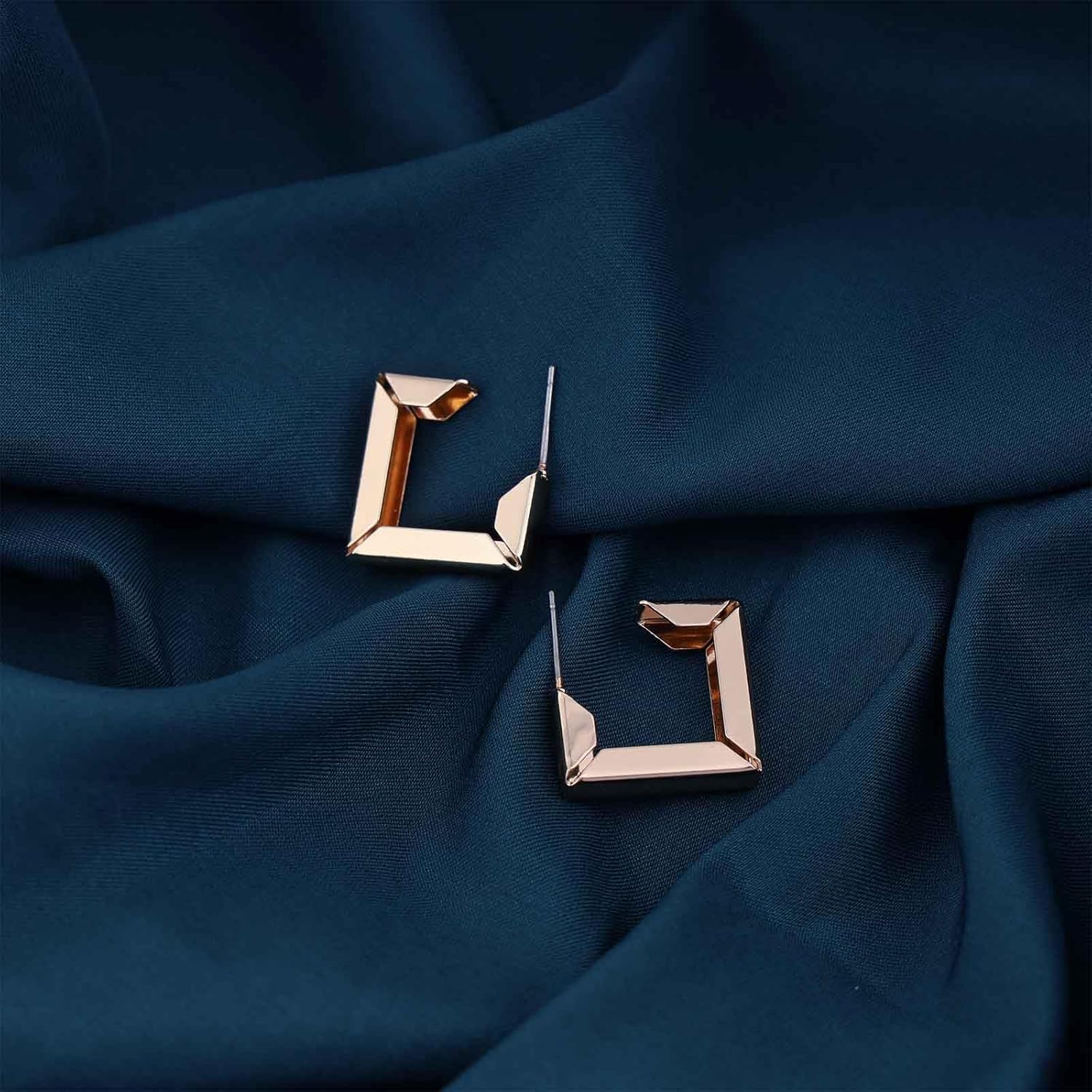 Andelaisi Boho Square Hoop Earrings Vintage Square Huggie Earrings Hollow Square Drop Earrings Geometric Open Square Studs Earrings Jewelry for Women - Image 4