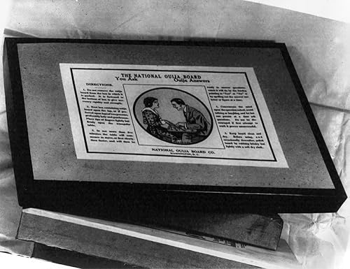 Tablero de Ouija C1920 NLa Junta Nacional de Ouija utilizada para comunicarse supuestamente con espíritus fabricados por la National Ouija Board