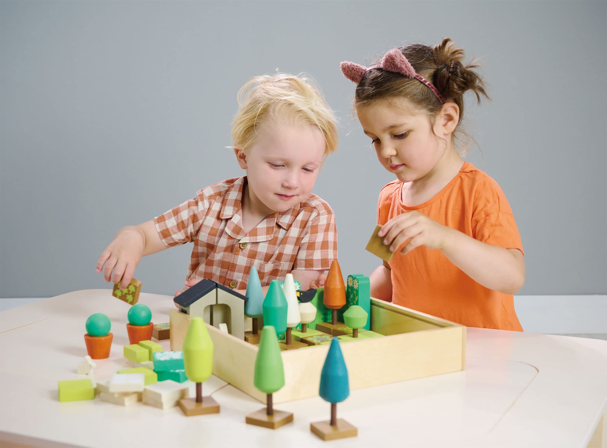 Tender Leaf Toys Blumengarten-Set: pädagogisches und lustiges Rollenspiel für Kinder, Spaß für Kinder ab 3 Jahren (kleiner Gartendesigner)