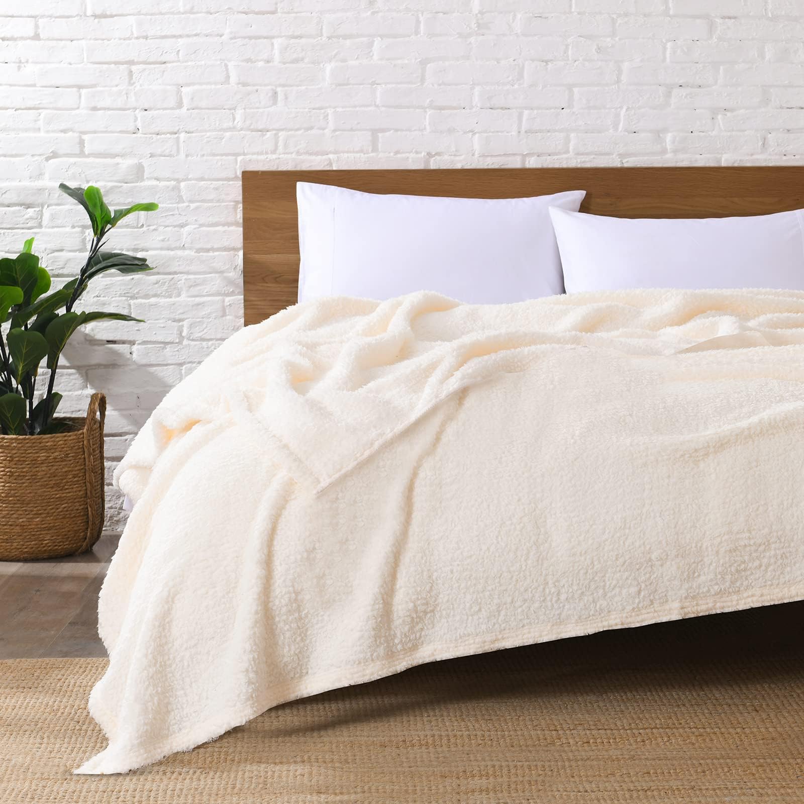 Ultra Soft Fleece Sherpa Blanket King Size, Lightweight Cozy Pattern Reversible Bed Blanket for All Season, Antique White, 104”x90”