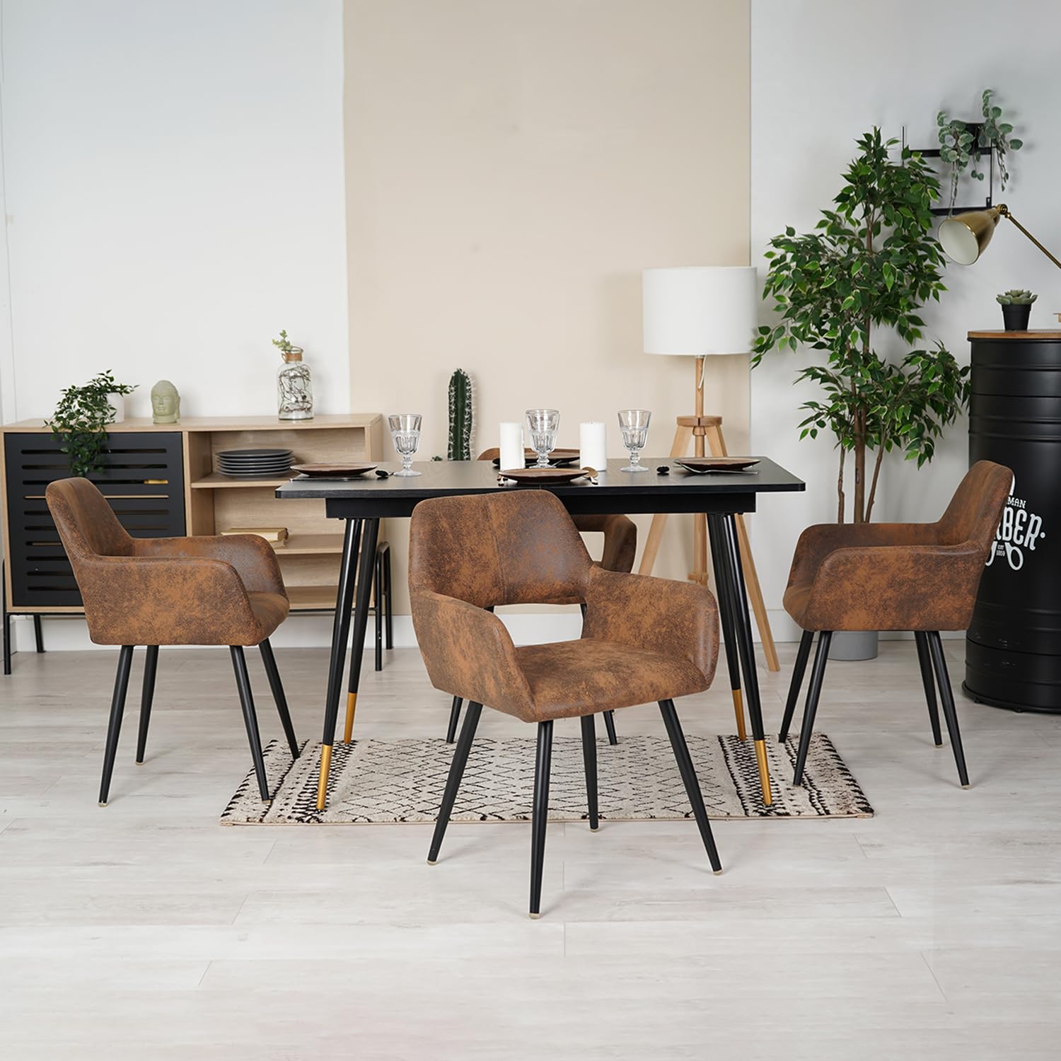 Mesa de comedor extensible marrón y negro con estructura de acero fuerte