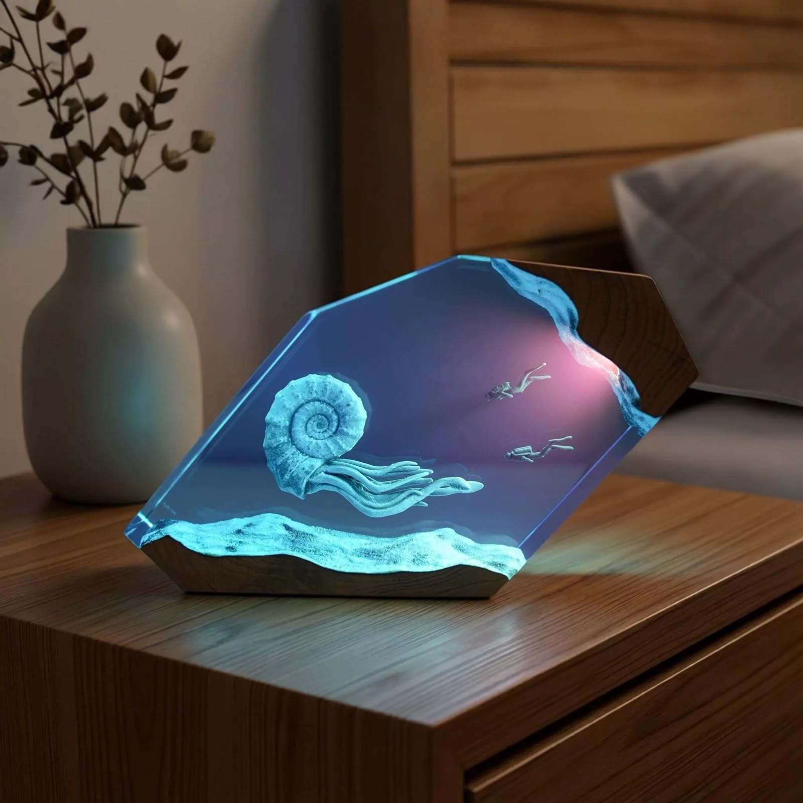 Lámpara Amonita de Resina Epoxi con Buzo, Base de Madera LED
