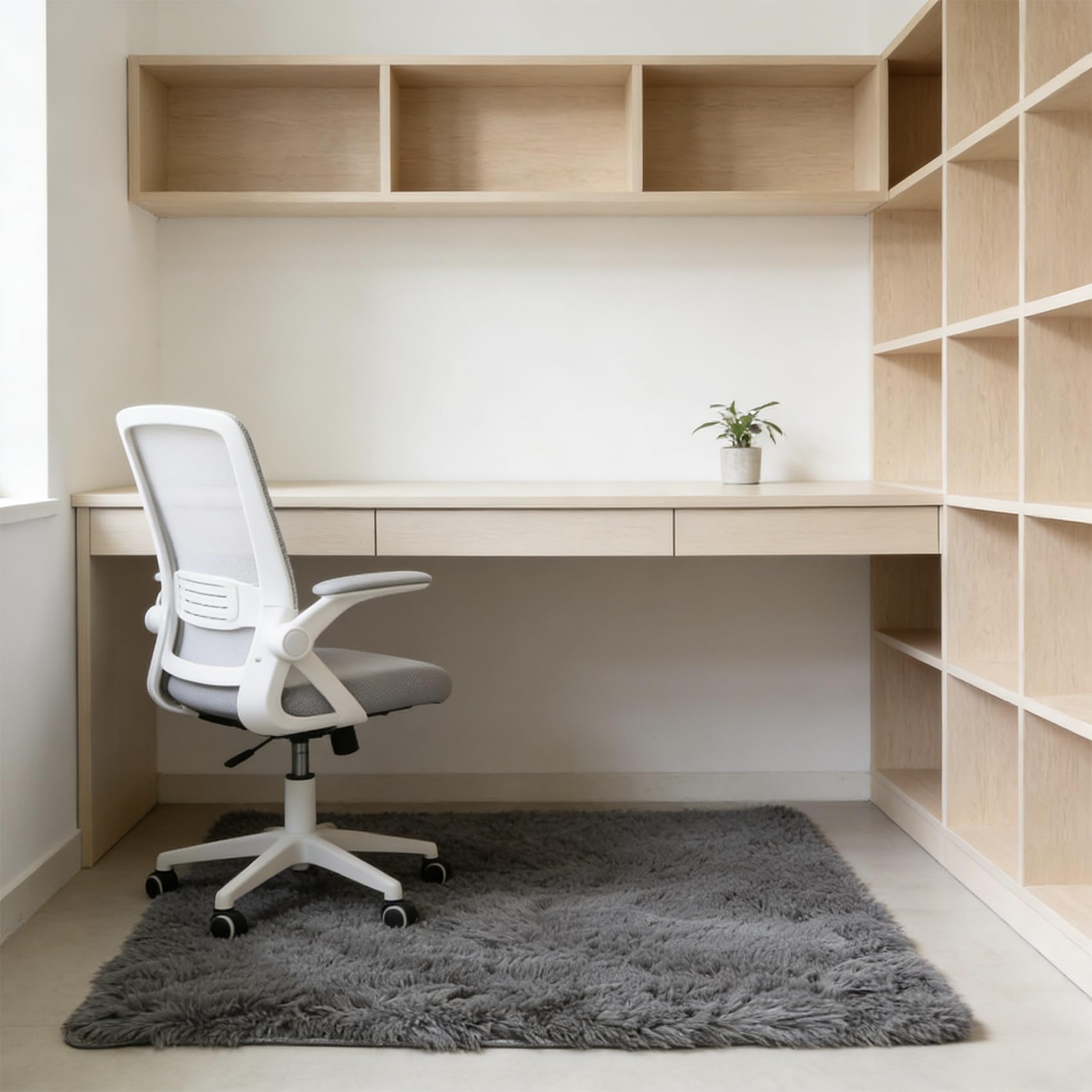 Tapis de salon à poils longs pour créer un coin bureau cosy et élégant