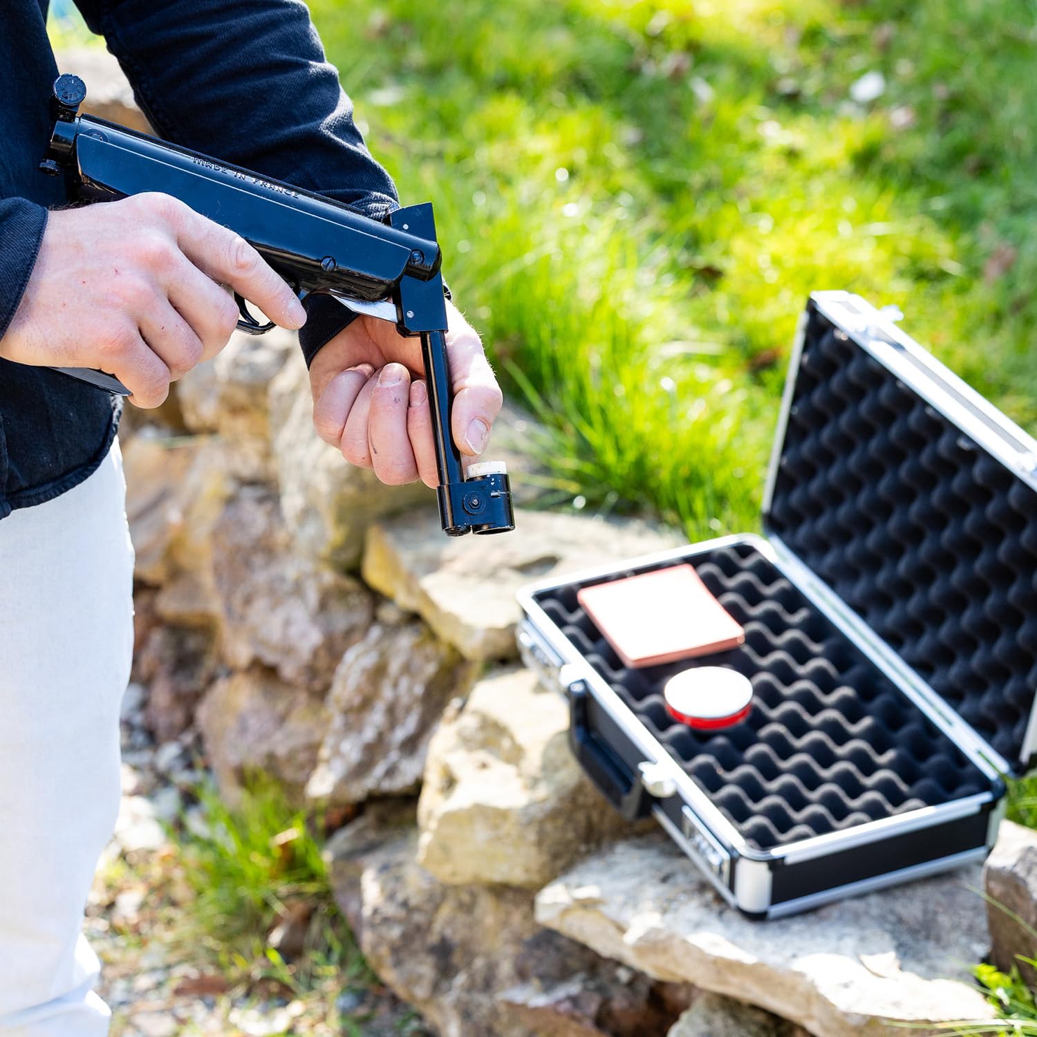 HMF 14433-02 Valise en aluminium pour armes à feu avec serrure à combinaison | 62 x 26 x 12 cm | Noir