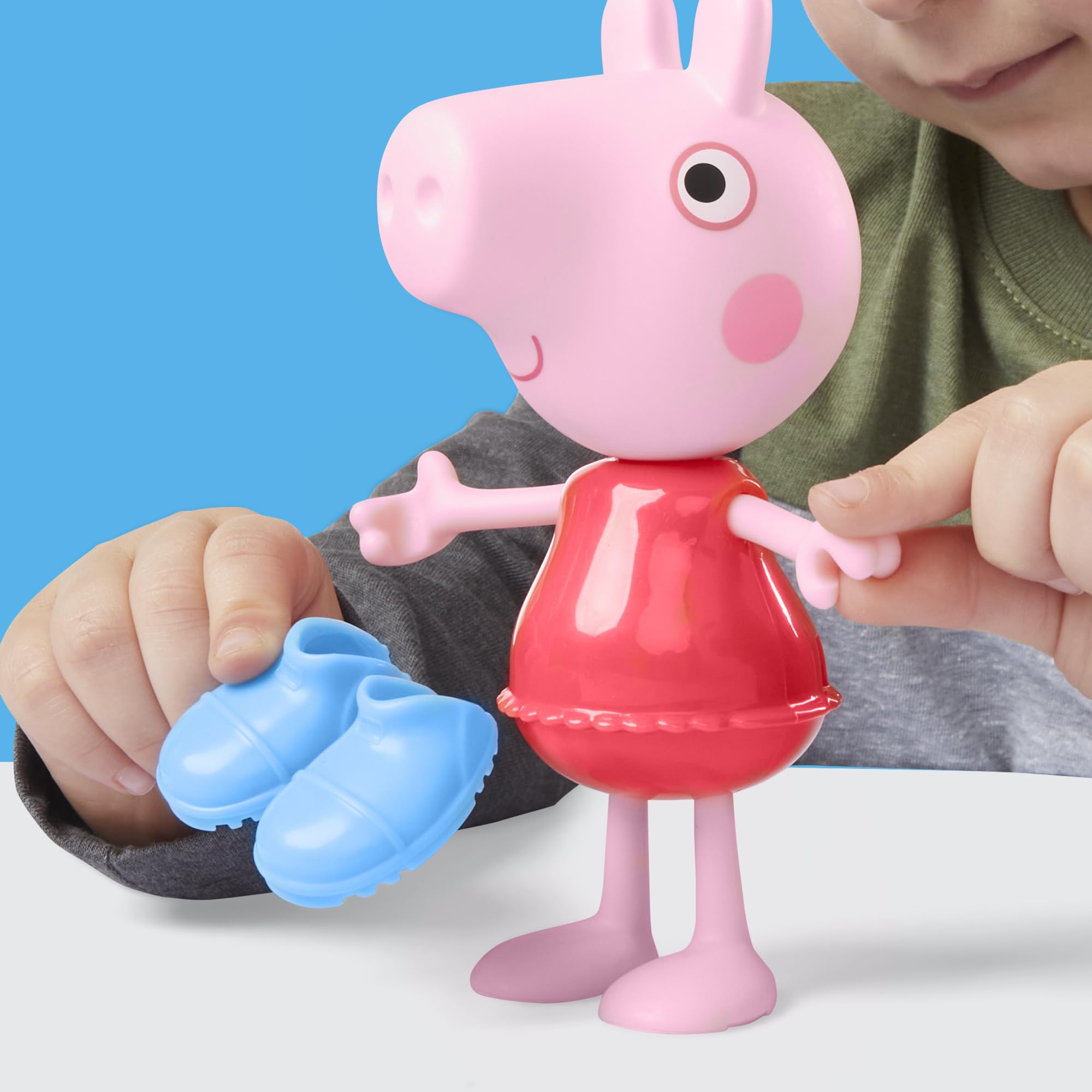Hasbro Peppa Pig, Estilos Divertidos en Días de Lluvia, Muñecas para Niñas y Niños de 3 Años, Juguete con Accesorios, Traje de Color Amarillo, Inventar Historias, Reyes Magos
