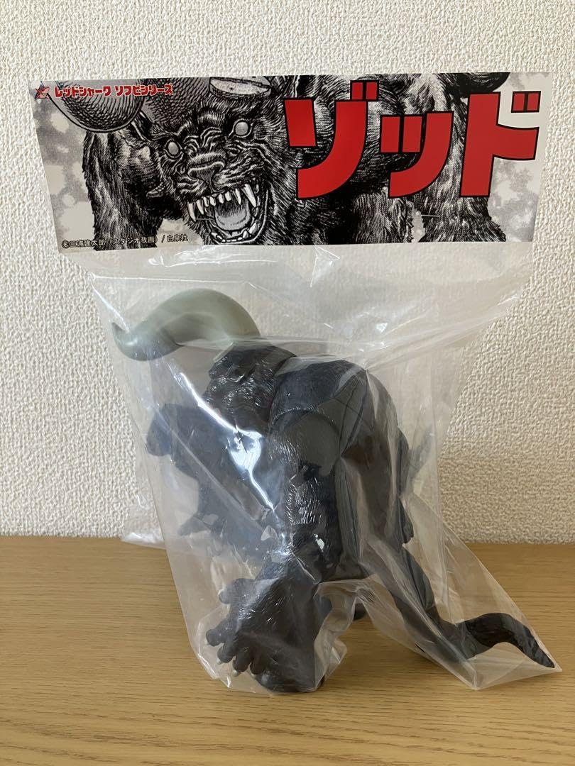 Amazon.co.jp: ベルセルク 一本角ゾッド 羽根つき ソフビ レッド 