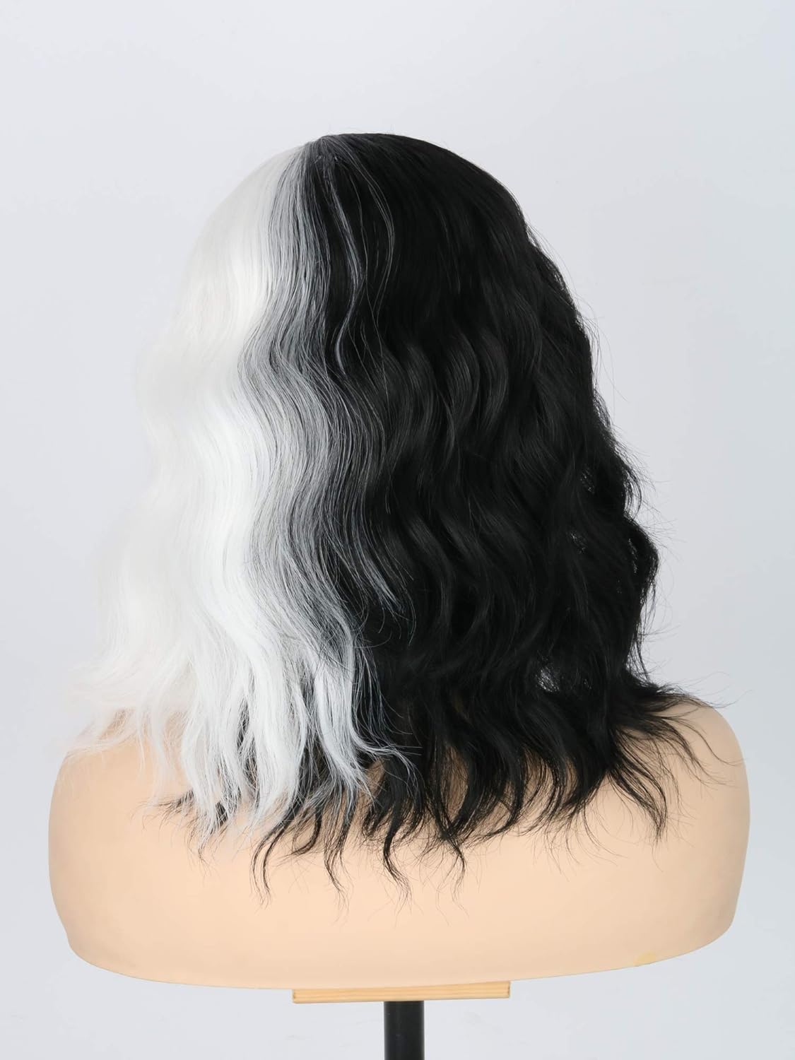 Topcosplay Cruella Perruque Femme Moitié Noir et Blanc Perruque Courte  ondulée Perruque pour Halloween Carnaval et déguisement : Amazon.fr:  Vêtements