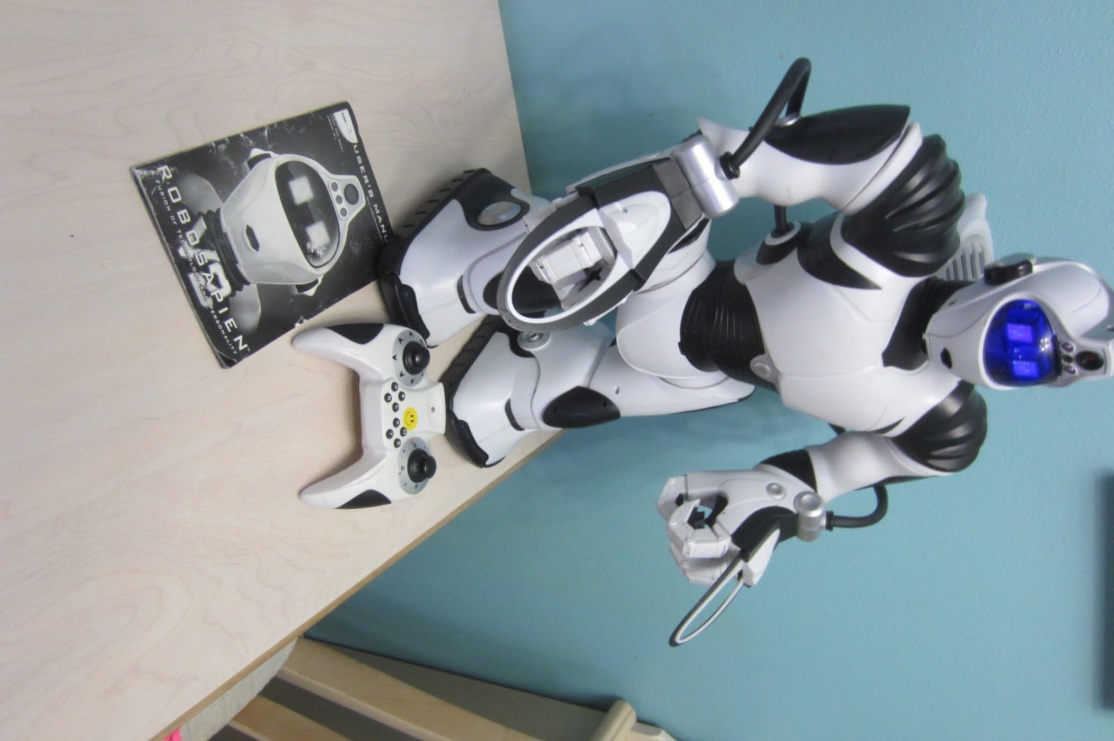 WowWee Robosapien V2 Full Function Humanoid Robot with Remote Control