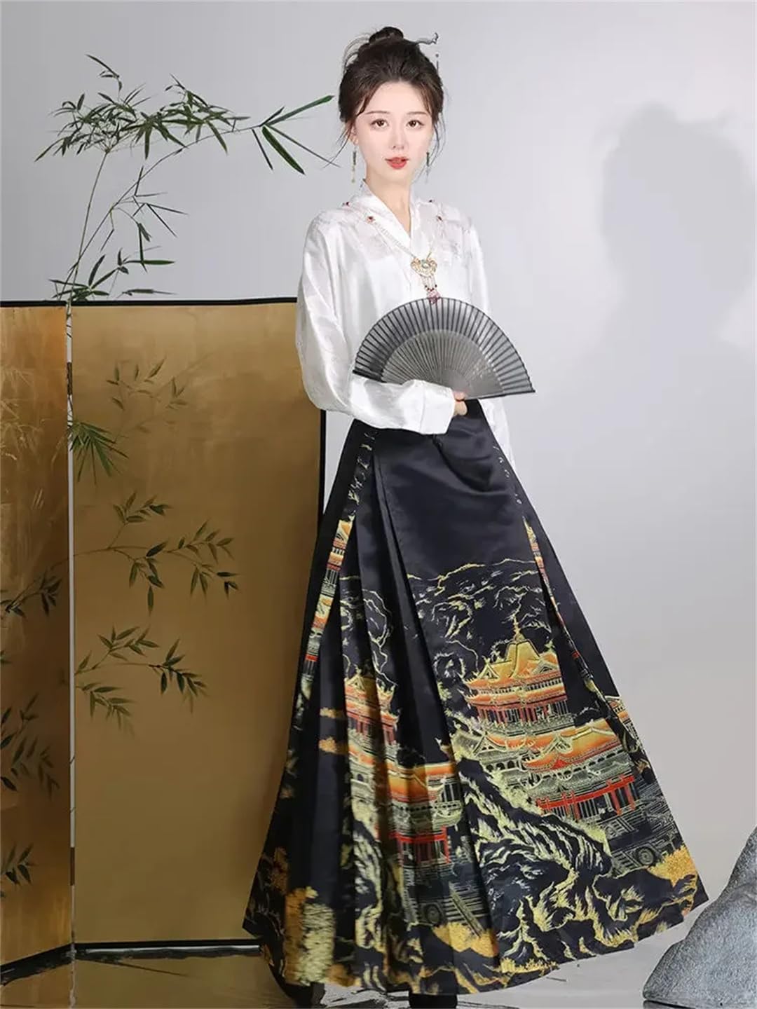 Ming Dynasty Hanfu Chinese Style Black Horse Face Skirt Autumn Ancient Costume Pleated Horse Face Skirt