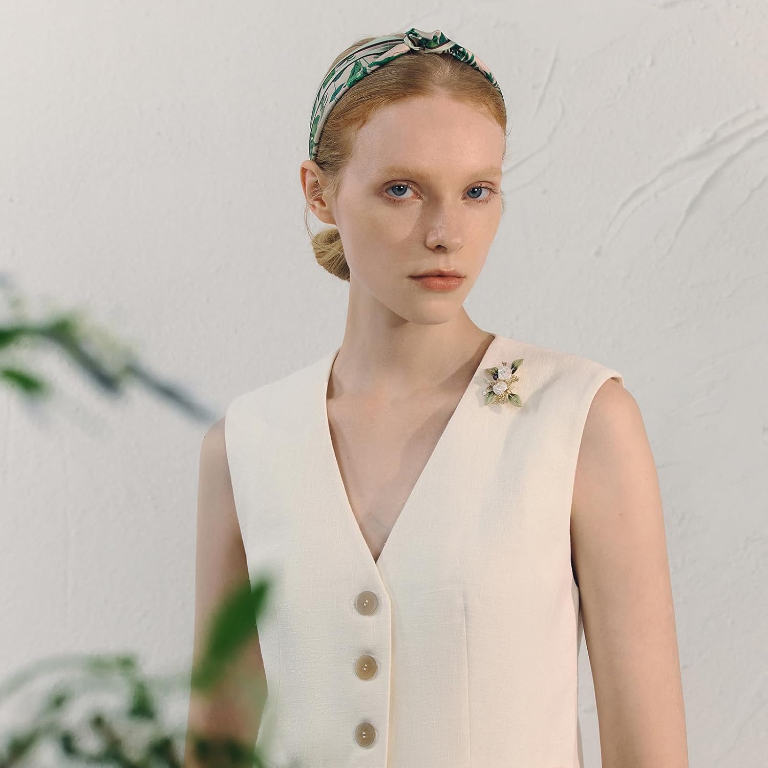 Flower brooches and pins for women, Hand-driping Oil brooch pins with Pearl Pendant, SHE'S FREE STYLE JUST FOR YOU Green leaf Enamel safety pins pearl Metal jewelry pins and brooches - Image 4