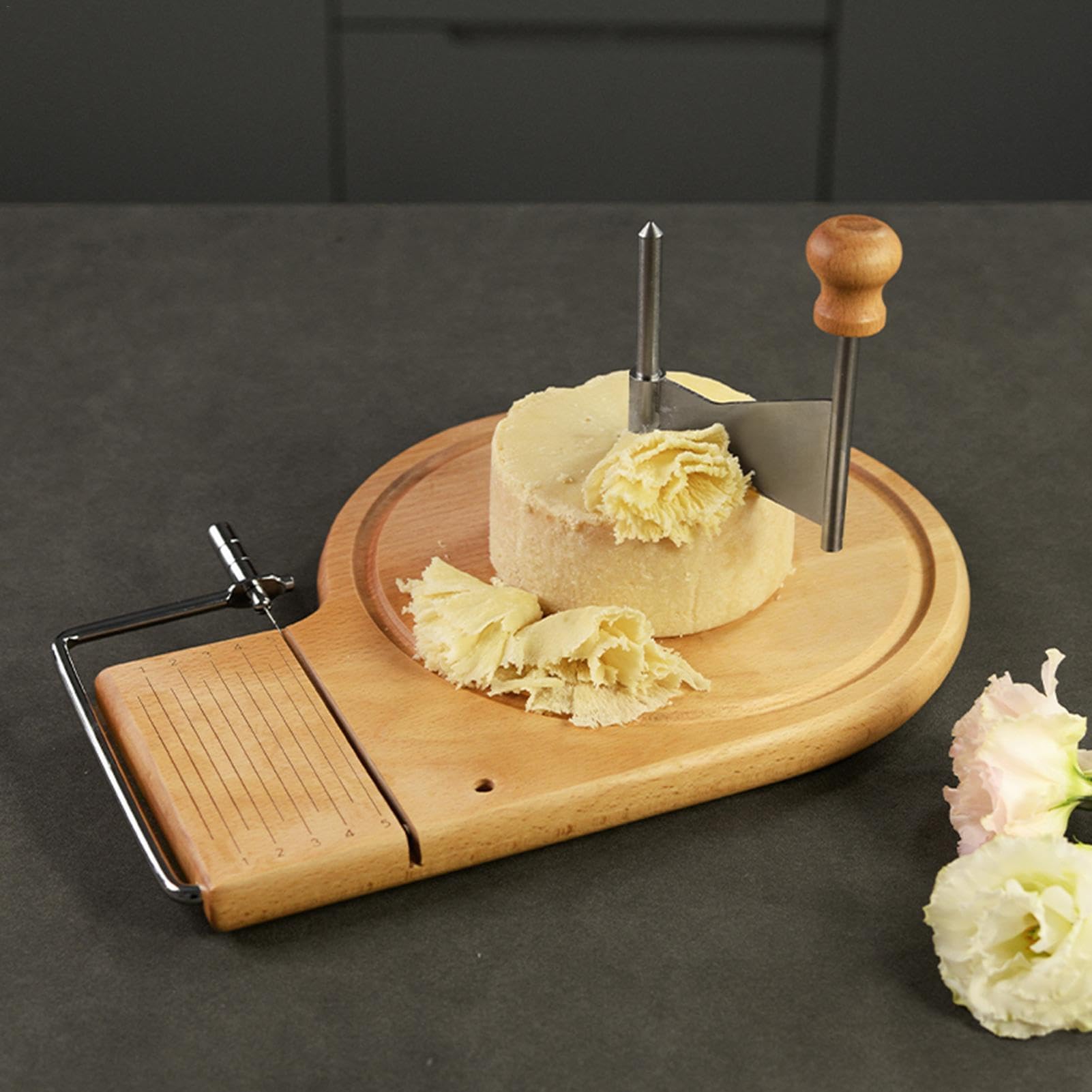 Hand Käsereibe und Schneider Edelstahl Käsezerkleinerer mit ergonomischem Griff für Blockkäse, rotierendes Blumendesign, professionelles Küchenwerkzeug