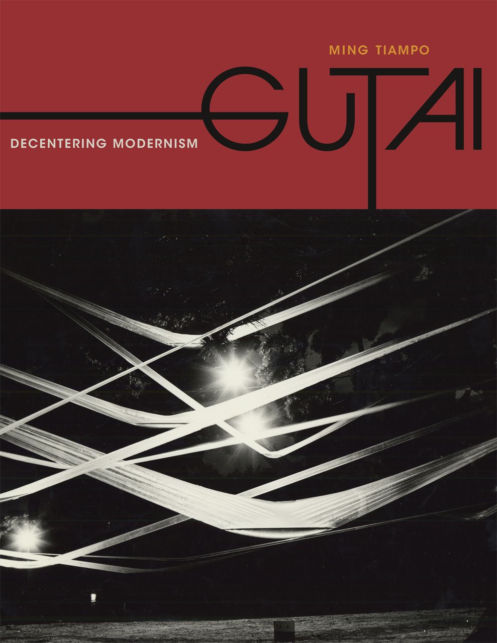 Livre Gutai: Decentering Modernism sur l'histoire de l'art moderne