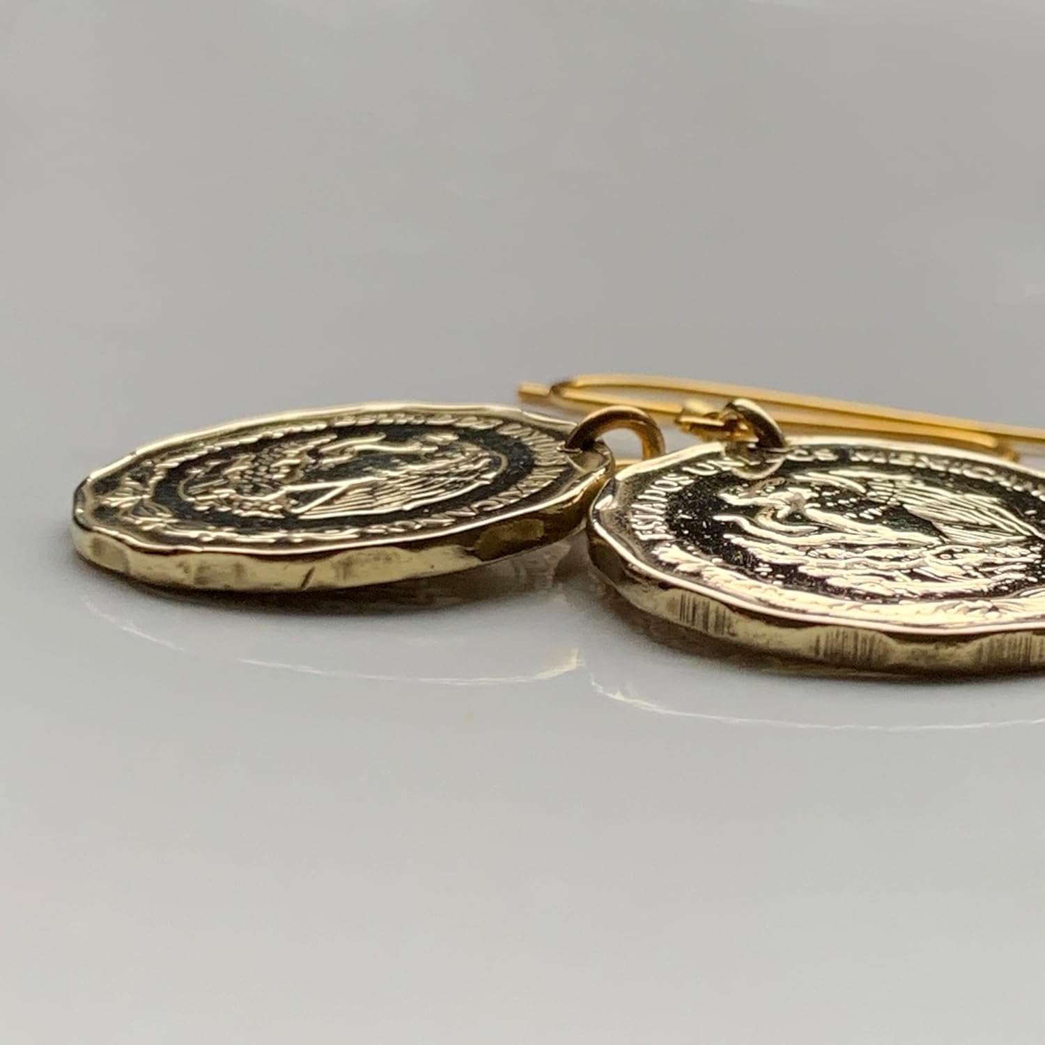1993 Mexico 50 Centavos coin earrings Mexican eagle Guadalajara Puebla Juarez Tijuana Ecatepec Leon Monterrey Zapopan Culiacan Chihuahua Veracruz Toluca Chiapas Pachuca Morelia Durango Hidalgo e000137