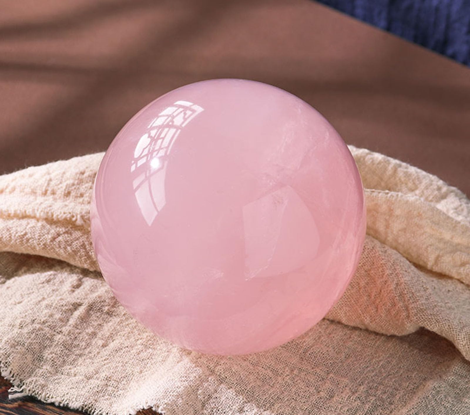 Bola de Cristal Natural con Soporte, Bola de adivinación Pulida de Cuarzo Rosa, Figura escultórica, artesanía de Bola de Cristal para decoración Creativa del hogar,10cm