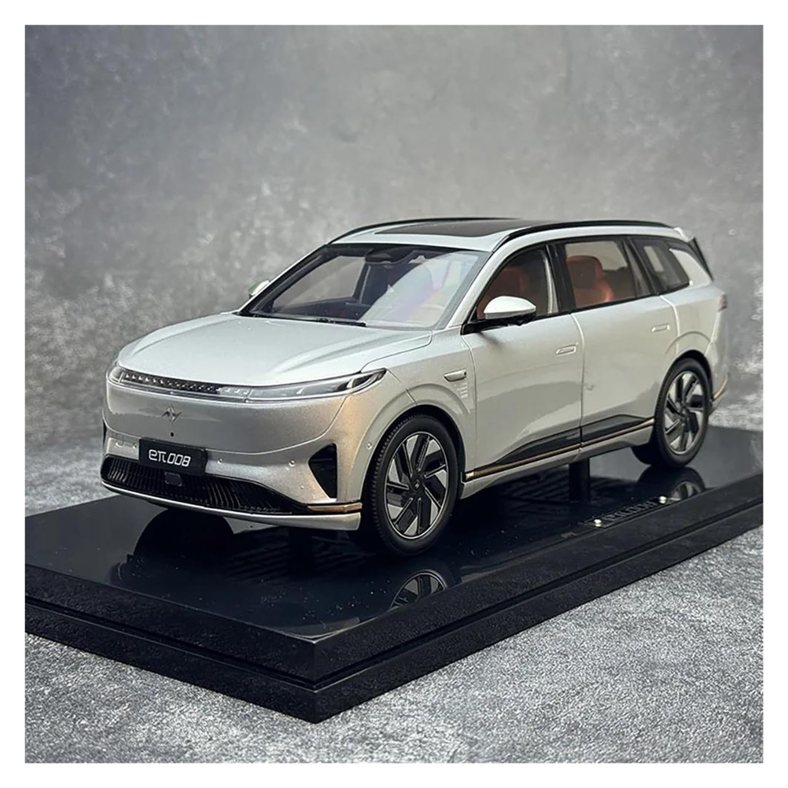 Metallo Scala Replica 1 18 Per Dongfeng Yipai Eπ007 Eπ008 Modello auto statica lega pressofusa Collezione decorazioni per la casa Hobby Veicoli Giochi Set