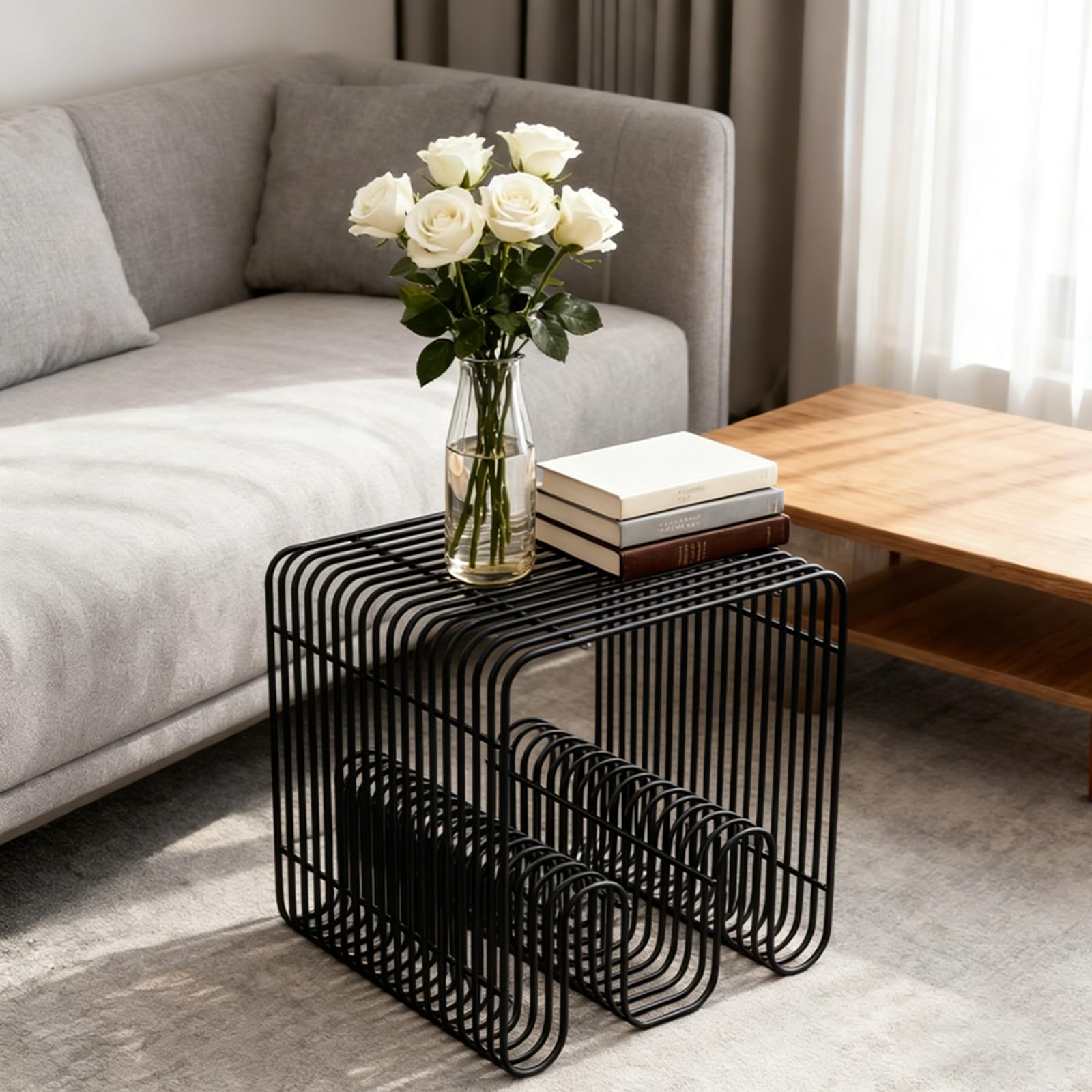 Tavolino da salotto in metallo con portariviste (nero) | montaggio semplice, moderno comodino per soggiorno, camera da letto, 32 × 32 × 41 cm