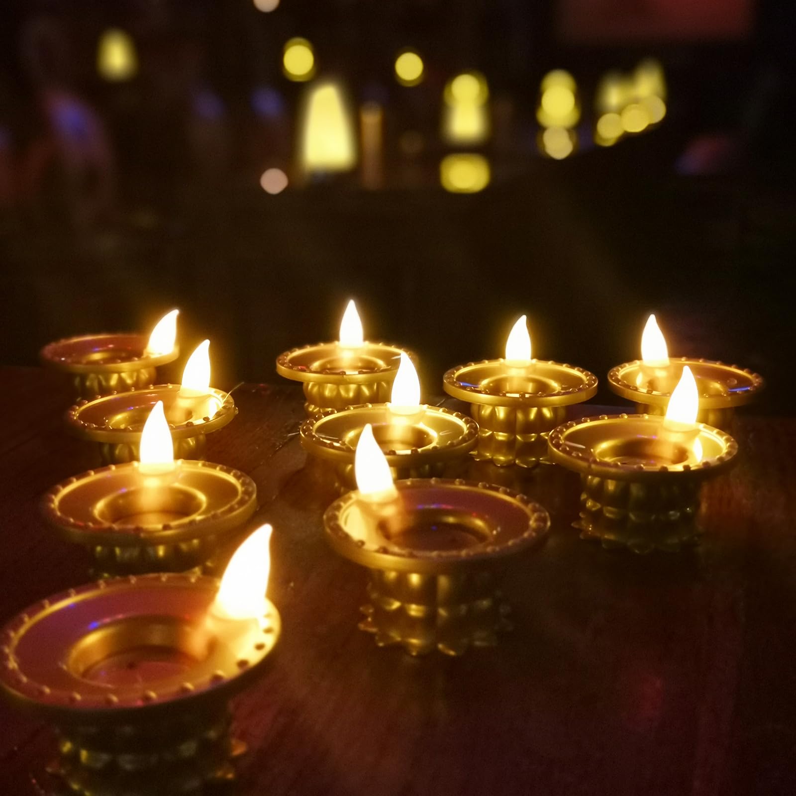 Lot de 12 lampes Diwali Diyas - Lumières LED dorées - Étanche - Sans flamme - Lampes à huile pour centres de table - Temples indiens Pooja - Cadeau de pendaison de crémaillère