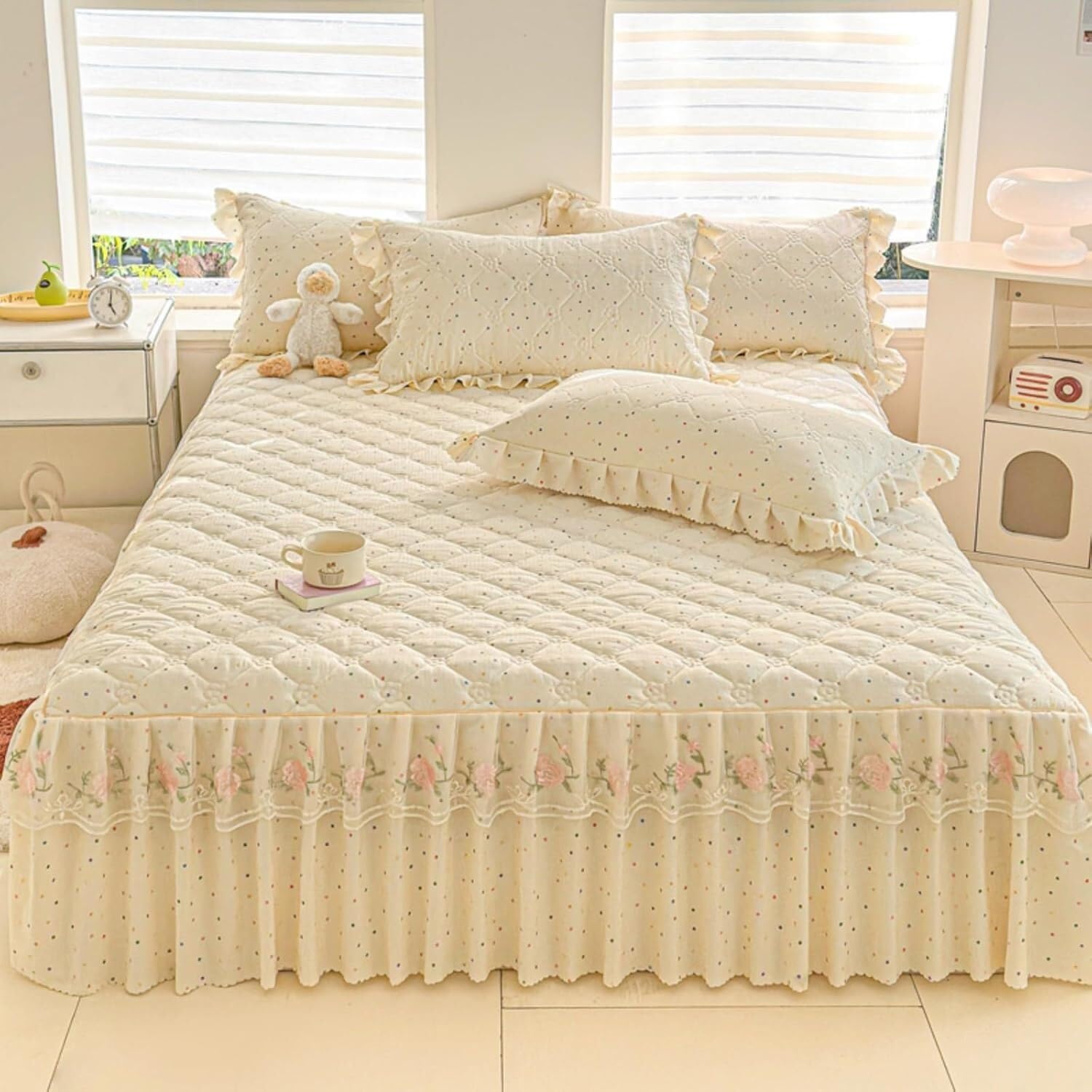 Couvre-lit en microfibre douce résistant pour masquer le sommier et protéger le lit