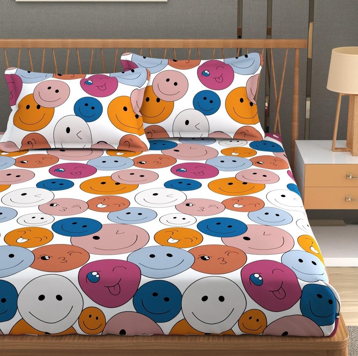 Geeta Homes New Town Cotton Feel Glace Cotton Elastic Fitted Printed Queen Size Double Bed Bedsheet with Matchig 2 Pillow Covers Fits Upto 8 Inches Mattress Size Safari 1333