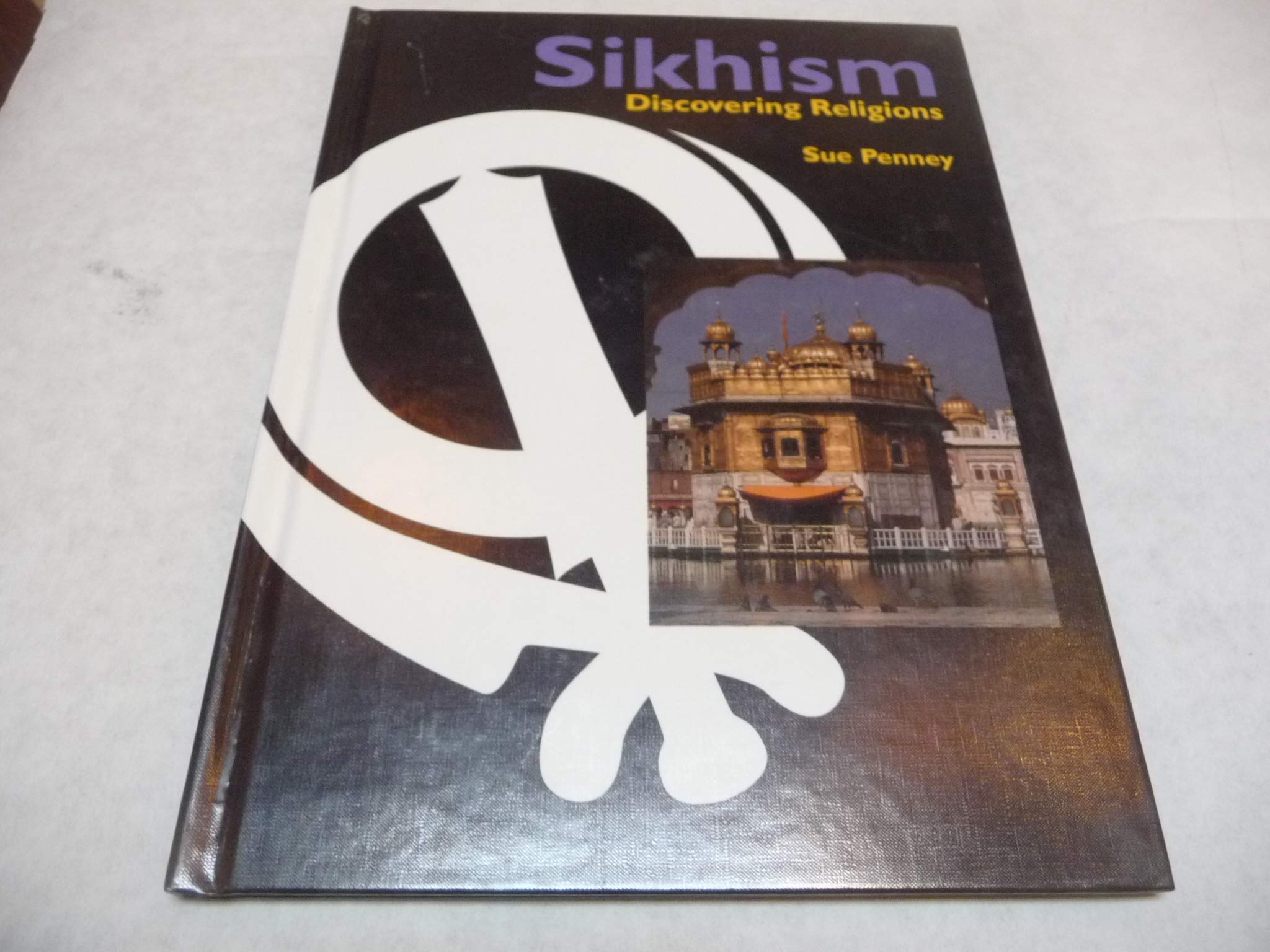 Buy Sikhism (Discovering Religions) — BookShops.in