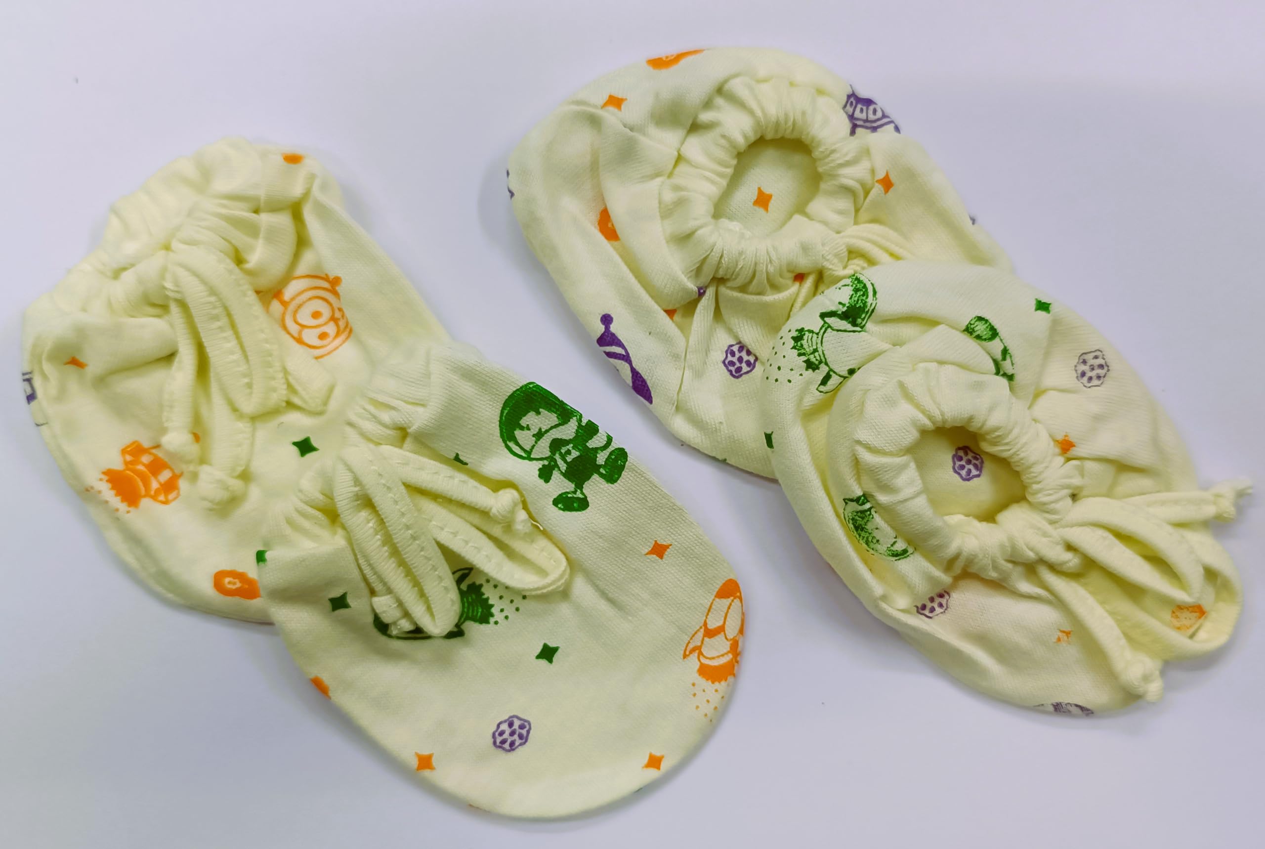 CUTEABLY Soft Cotton Mittens and Booties for New Born Baby/Cotton Cloth Tying Knotted Mittens for Infant (Multicolor, 0-6 Month)-Pack of 4 - Image 5 thumbnail