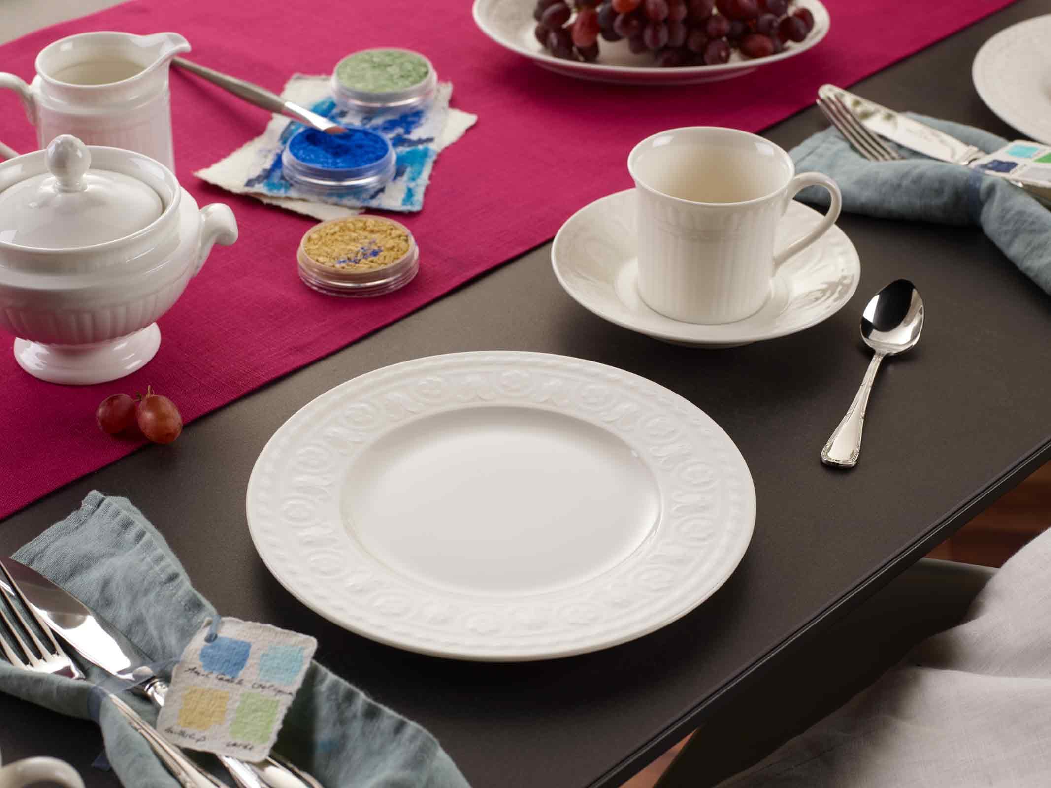 Villeroy & Boch Cellini Teller-Set 18-teilig, jeweils 6 Speiseteller Brotteller und Suppenteller, Traditionelles Kombiservice mit Relief-Verzierungen, Premium Porzellan, Weiß