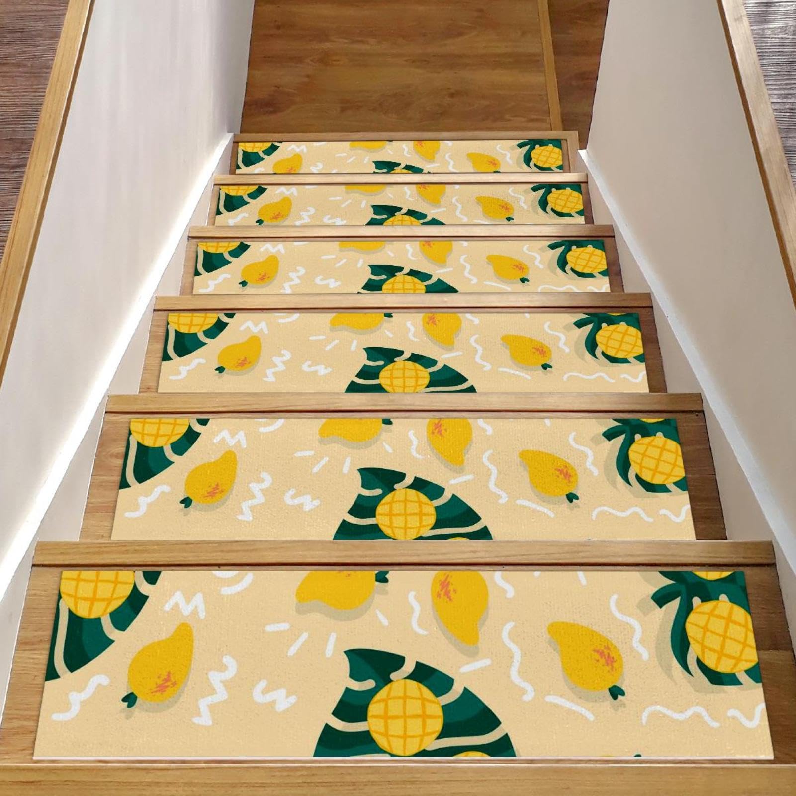 Tapis d'escalier antidérapants pour sécuriser les marches en bois de la maison