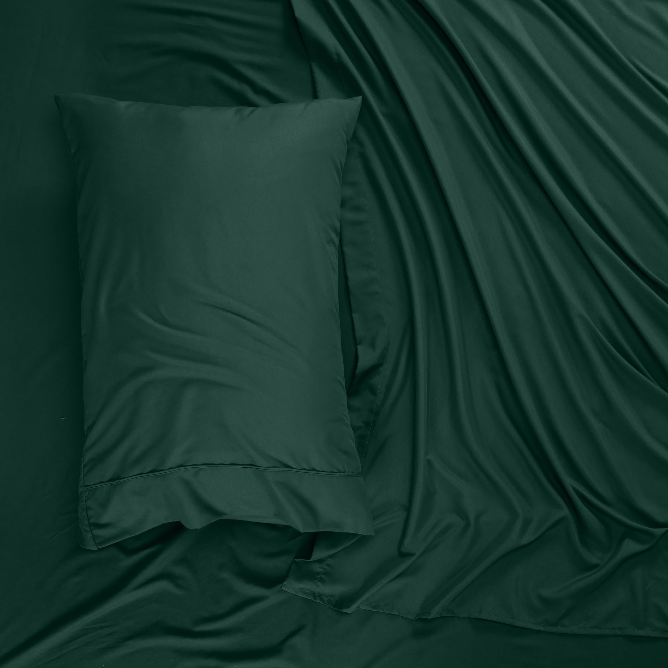 Utopia Bedding Queen Sheet Set – Brushed Microfiber – Ultra Soft Bed Sheets for Queen Size Bed Set – Deep Pocket, Wrinkle & Fade Resistant – Includes 1 Fitted, 1 Flat, 2 Pillowcases (Grey)