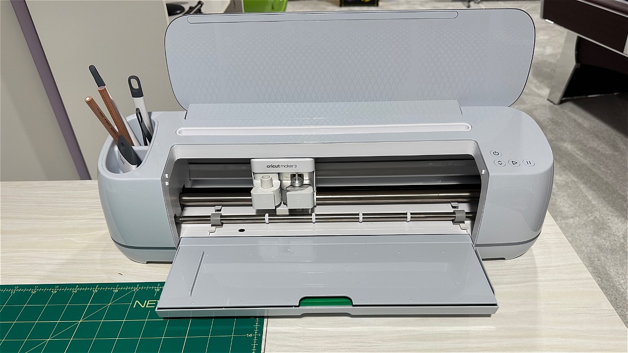 Watch Cricut Maker 3 Smart Cutting Machine on Amazon Live