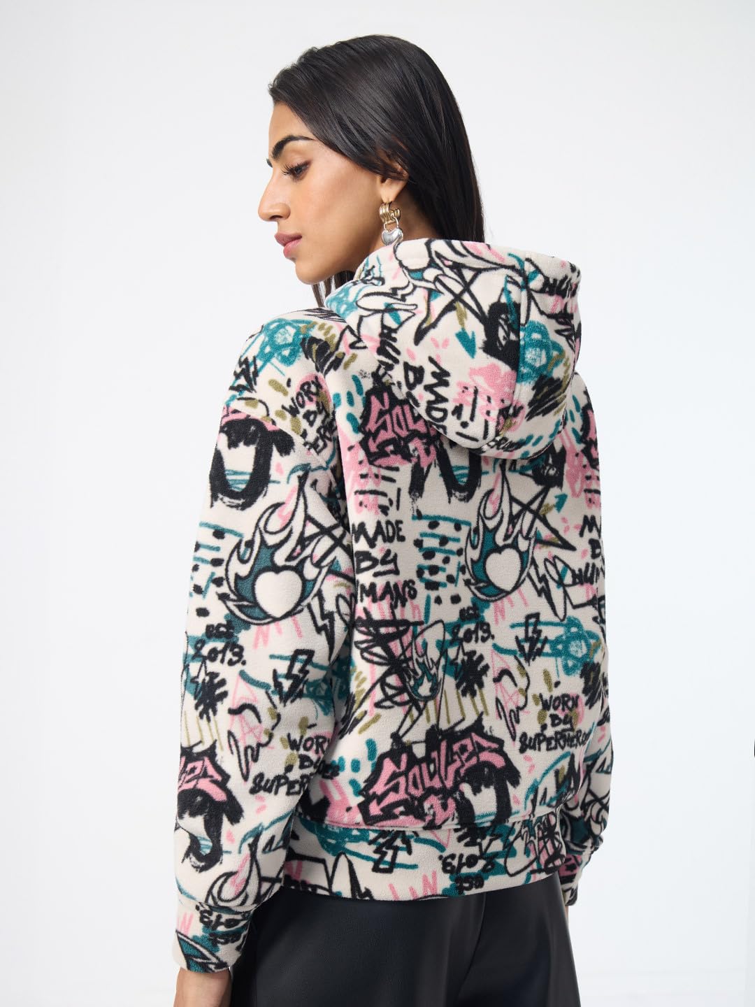 The Souled Store Sudadera con capucha de poliéster con estampado de garabatos rosados para mujeres y niñas, manga completa, cuello con capucha, hombros caídos, ropa de calle, moderna, forro polar